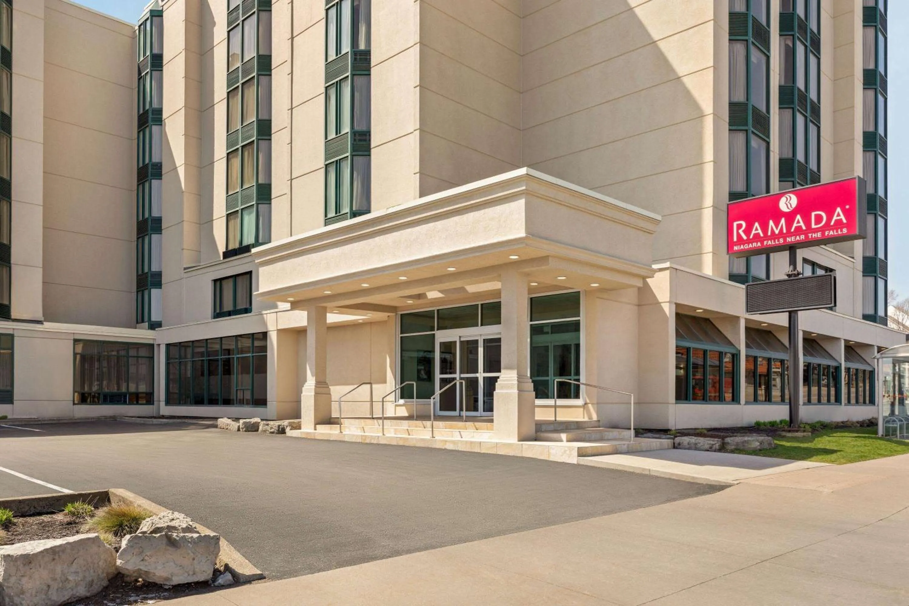 Property building in Ramada By Wyndham Niagara Falls near the Falls