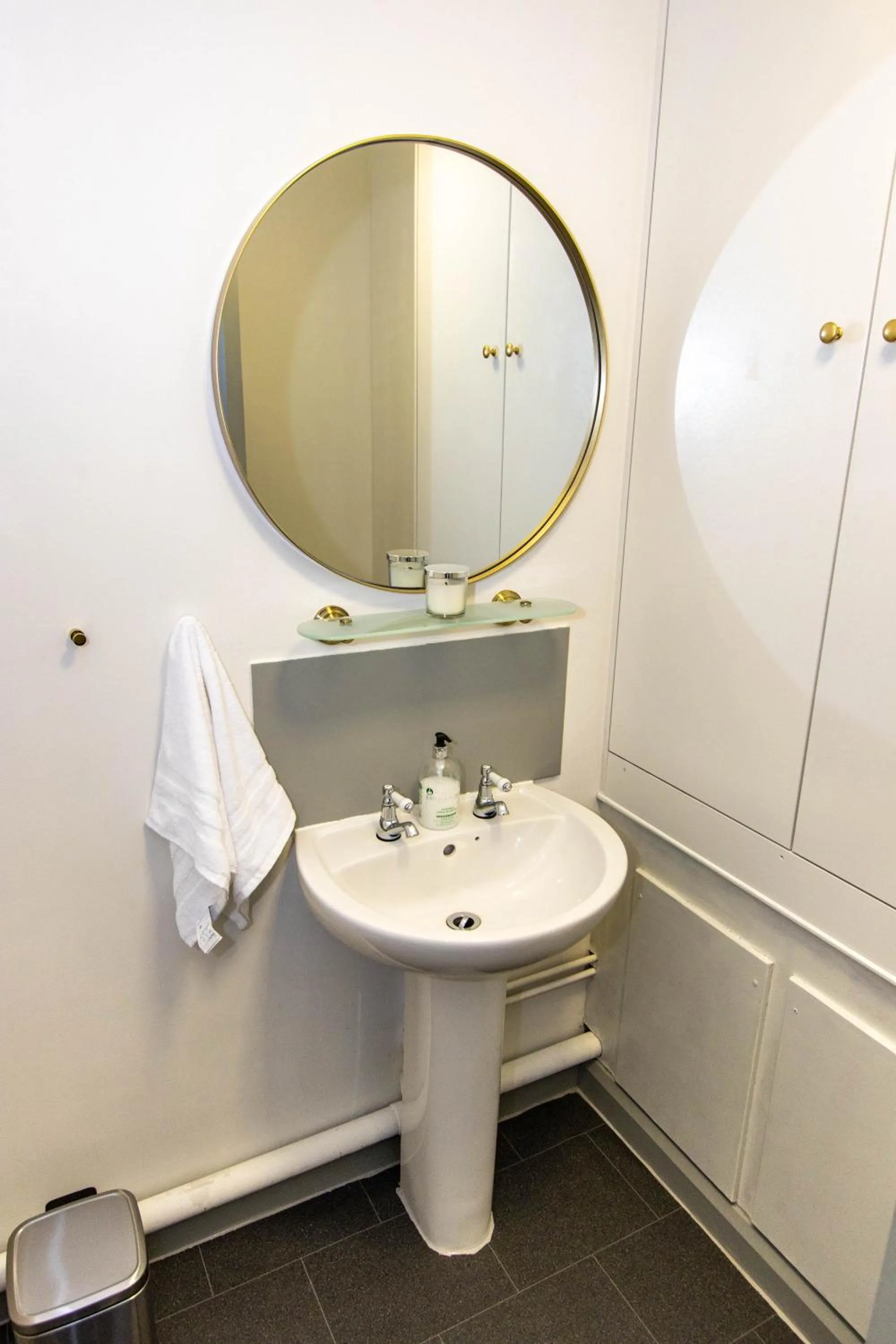 Bathroom in CADeS accommodation