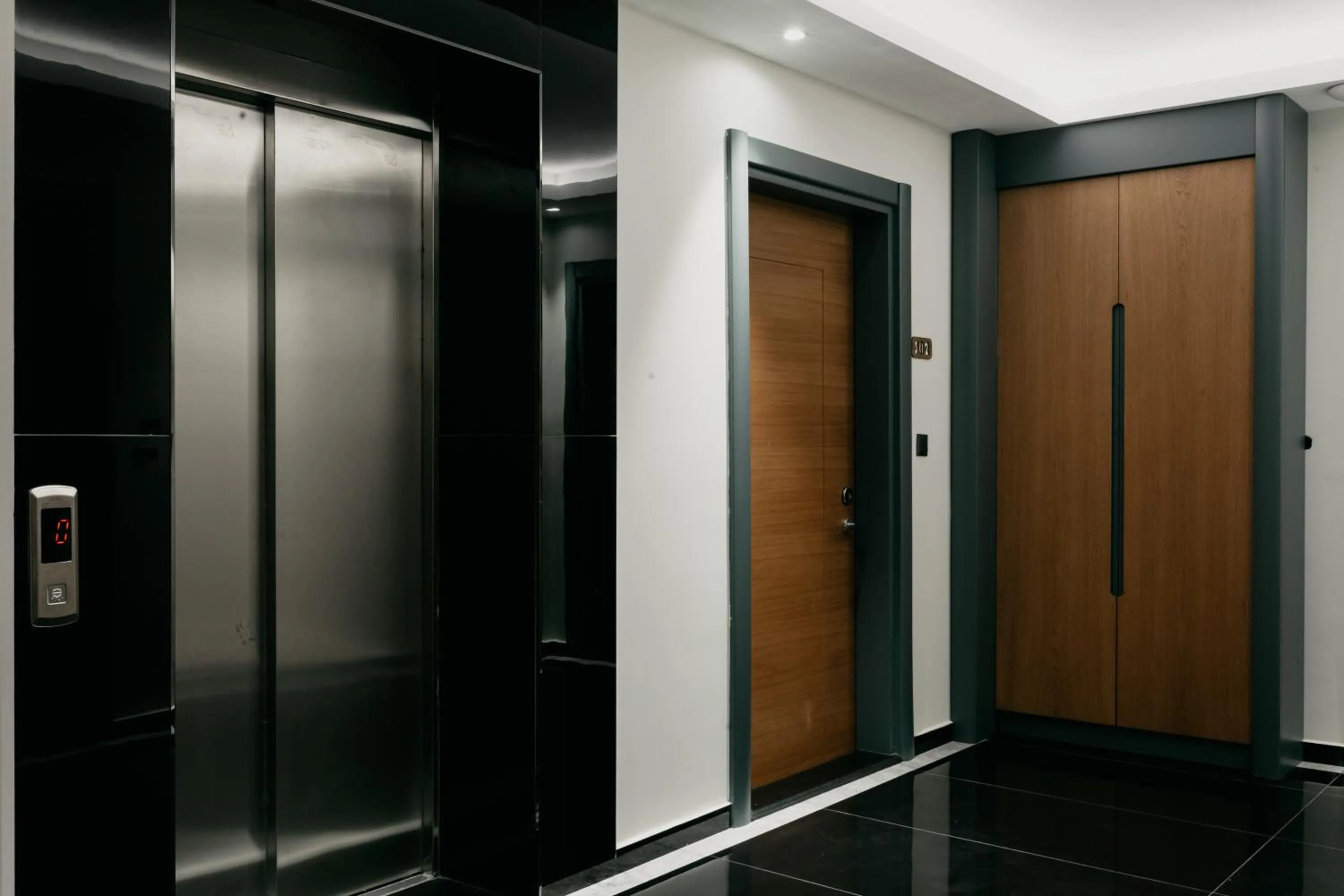 elevator in Ceneviz Suit Hotel