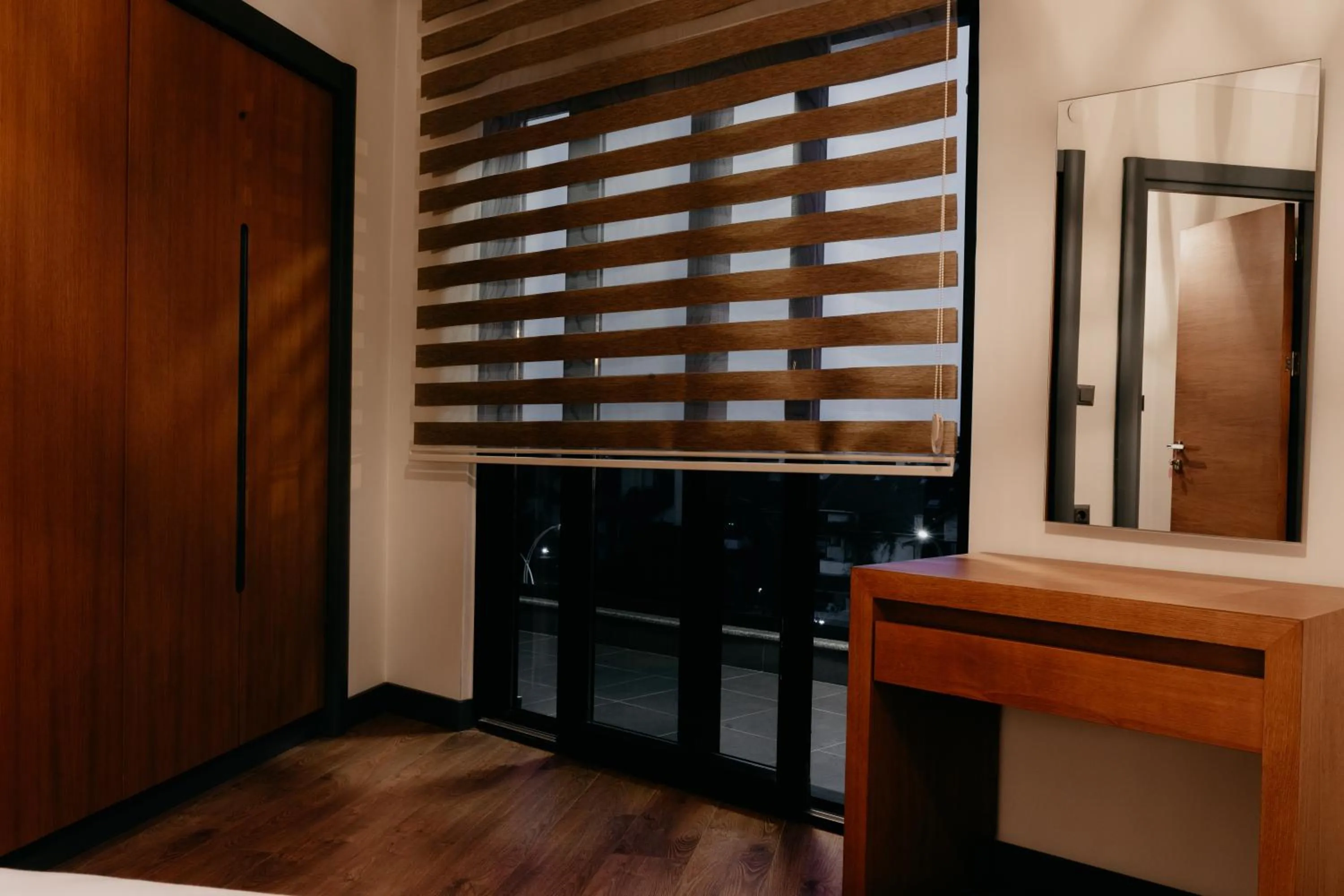 hair dresser in Ceneviz Suit Hotel