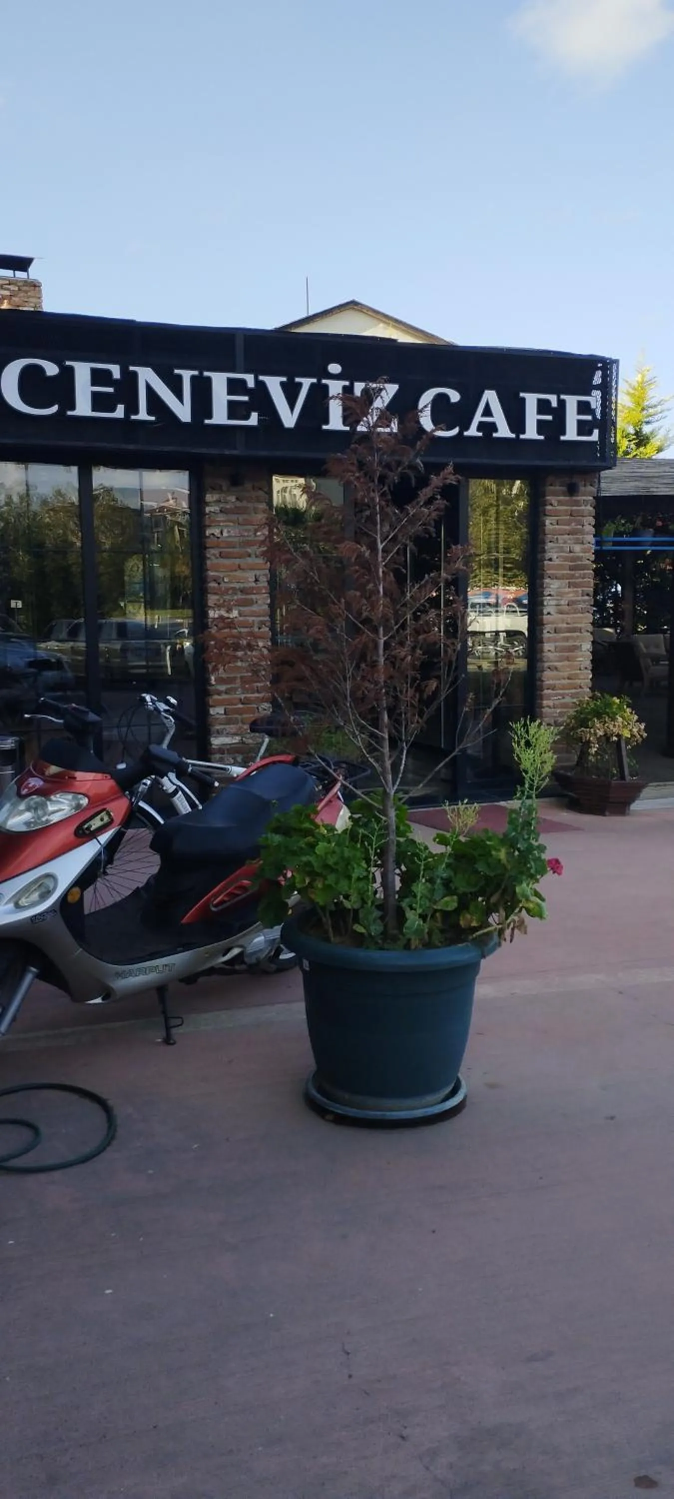 Facade/entrance in Ceneviz Suit Hotel