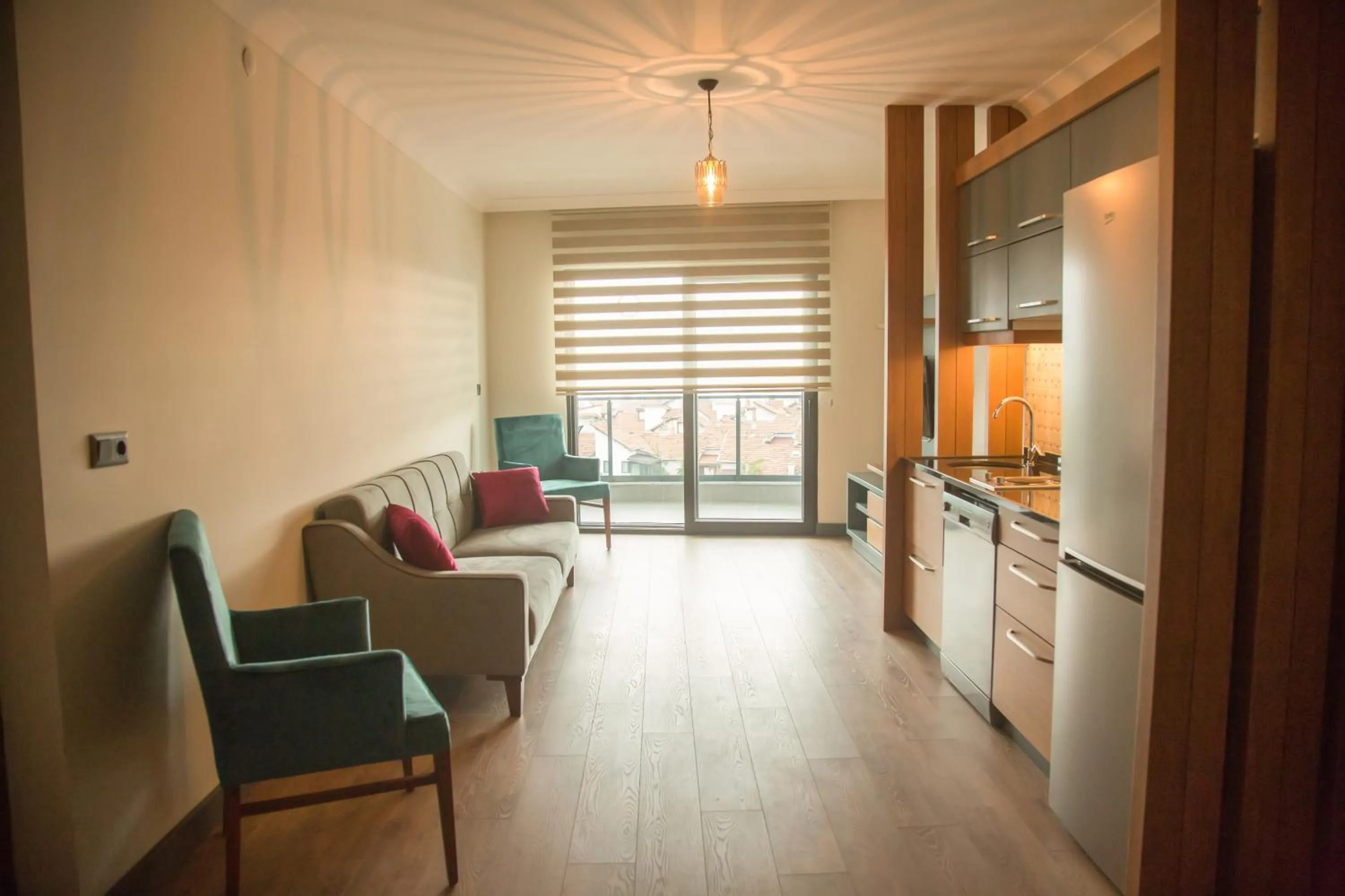 Kitchen or kitchenette in Ceneviz Suit Hotel