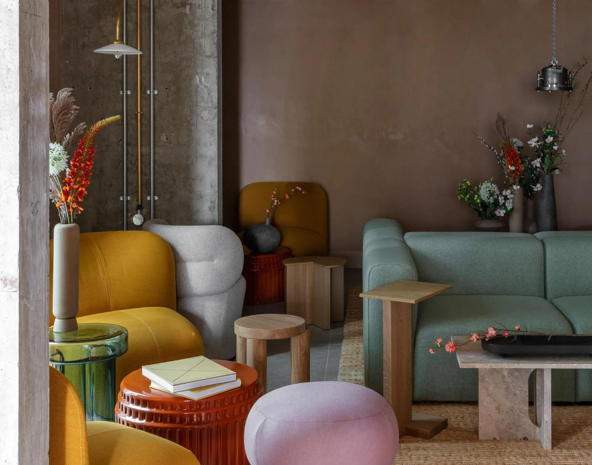 Lounge or bar in Buckle Street Studios by Locke, Aldgate