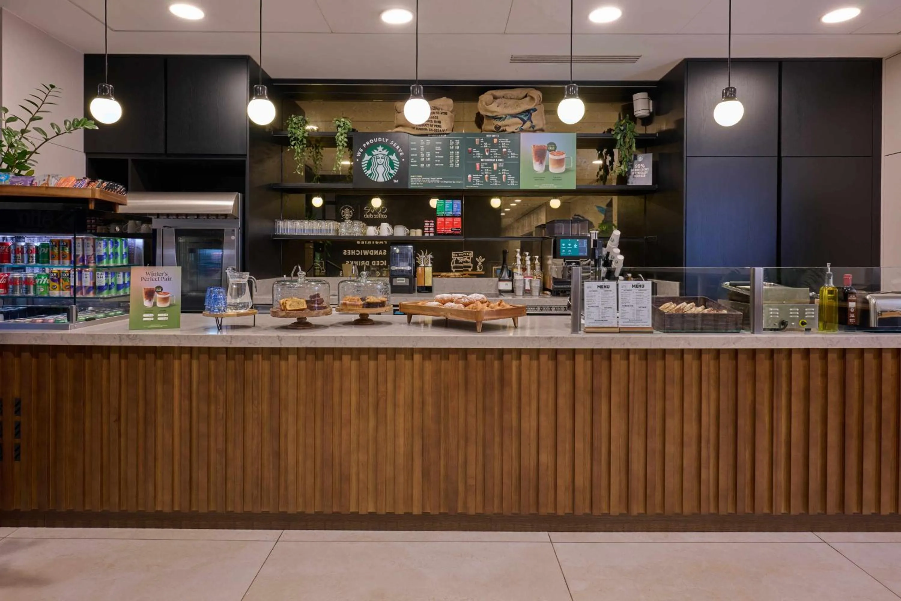 Breakfast in Cove Landmark Pinnacle