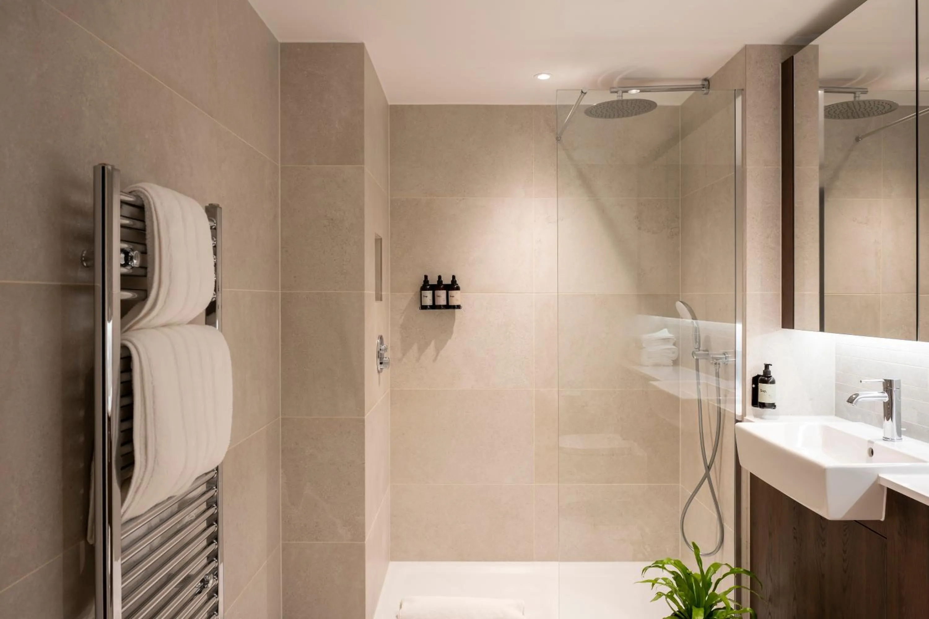 Bathroom in Cove Landmark Pinnacle