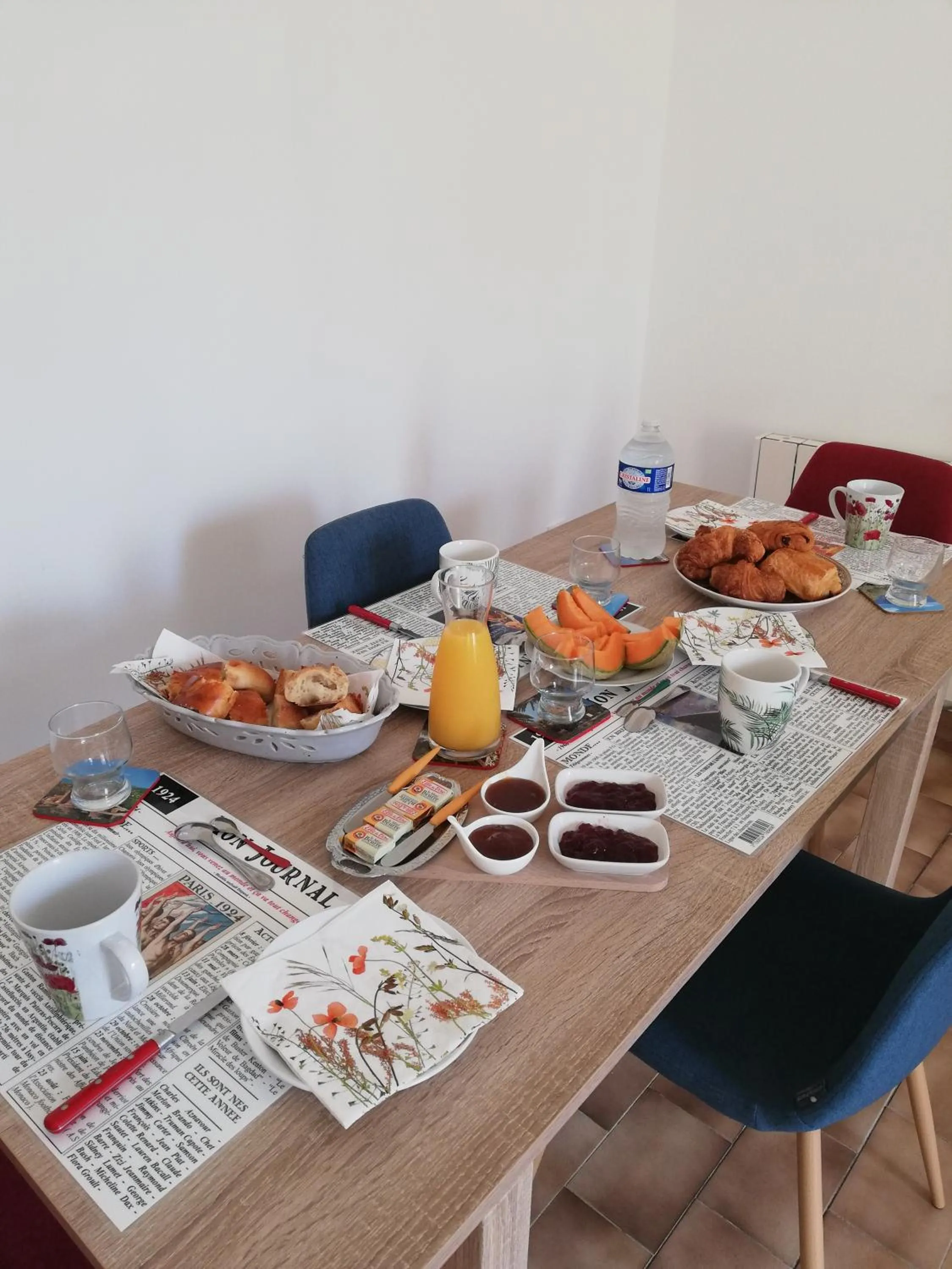 Breakfast in Les Greniers Du Château