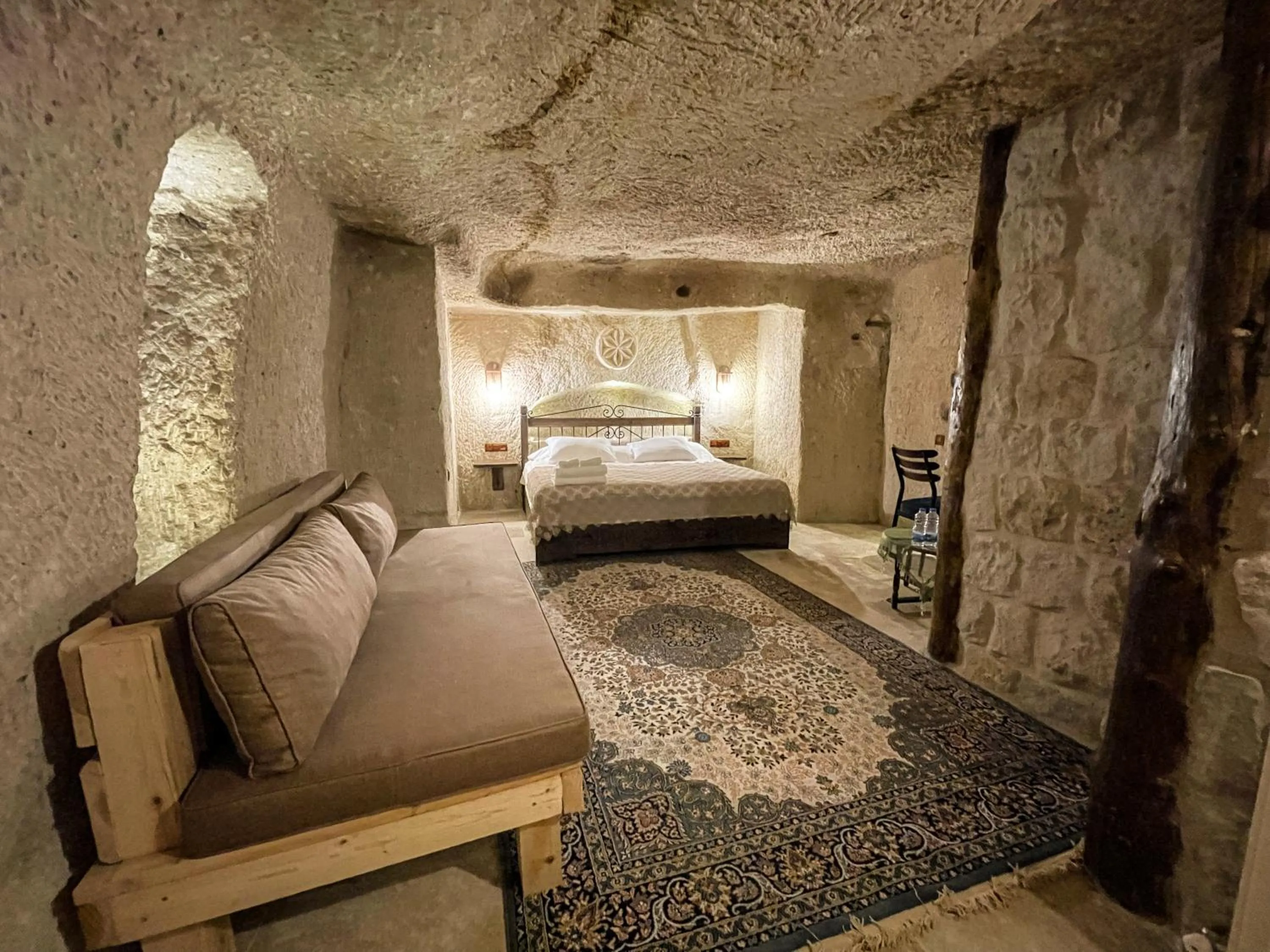 Photo of the whole room in Takunya Cave Hotel