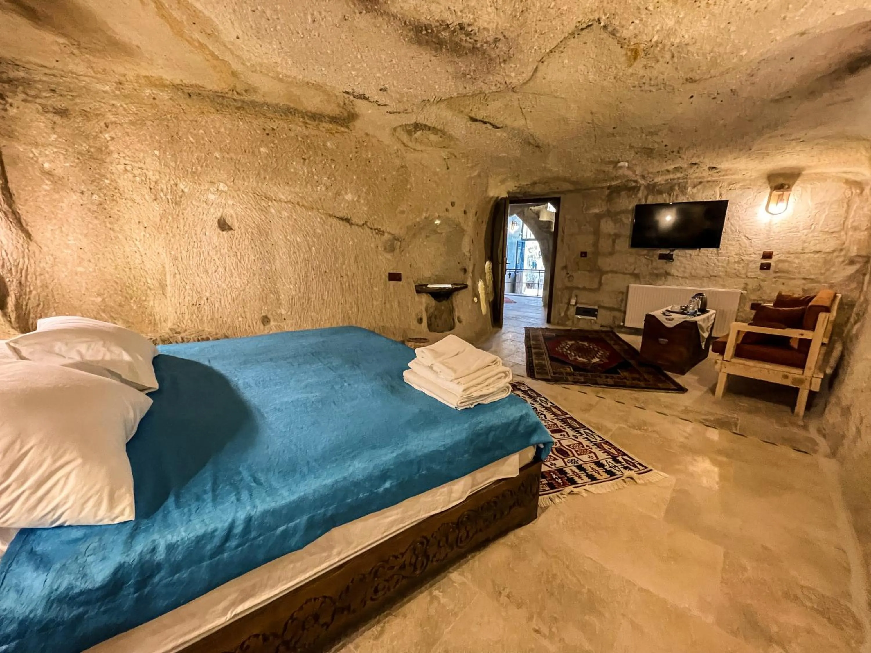 Photo of the whole room in Takunya Cave Hotel