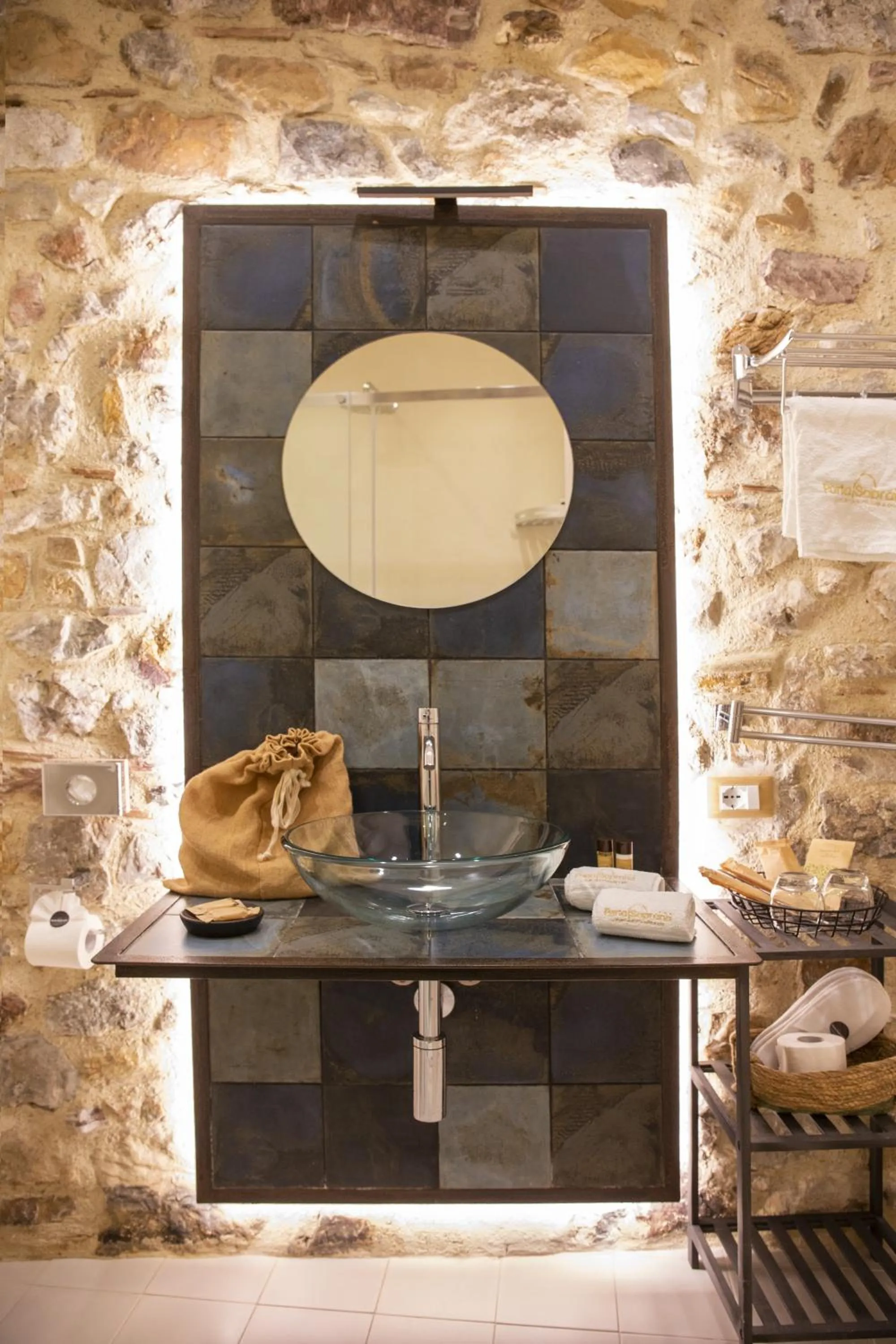 Bathroom in PORTA SOPRANA luxury guest House & spa