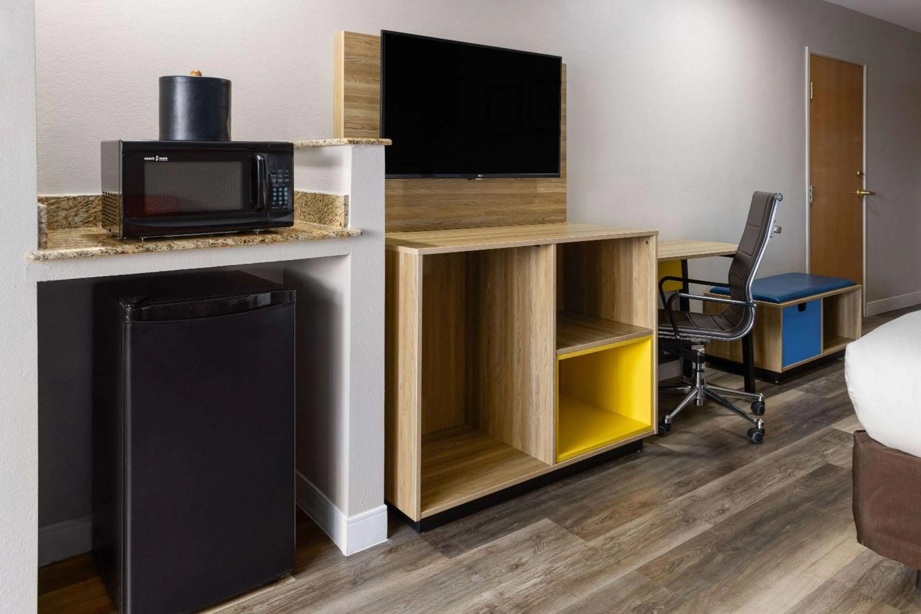 Photo of the whole room in Days Inn by Wyndham Jackson Downtown