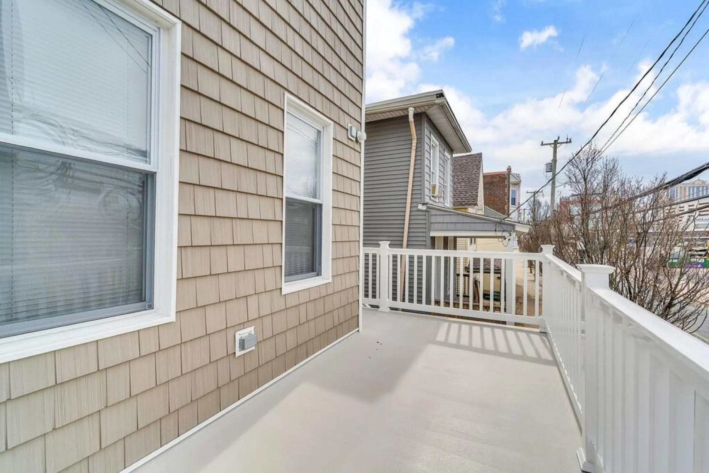 Patio in Dave and Busters, Outlets, Convention Center across street w Parking - Sleeps 15