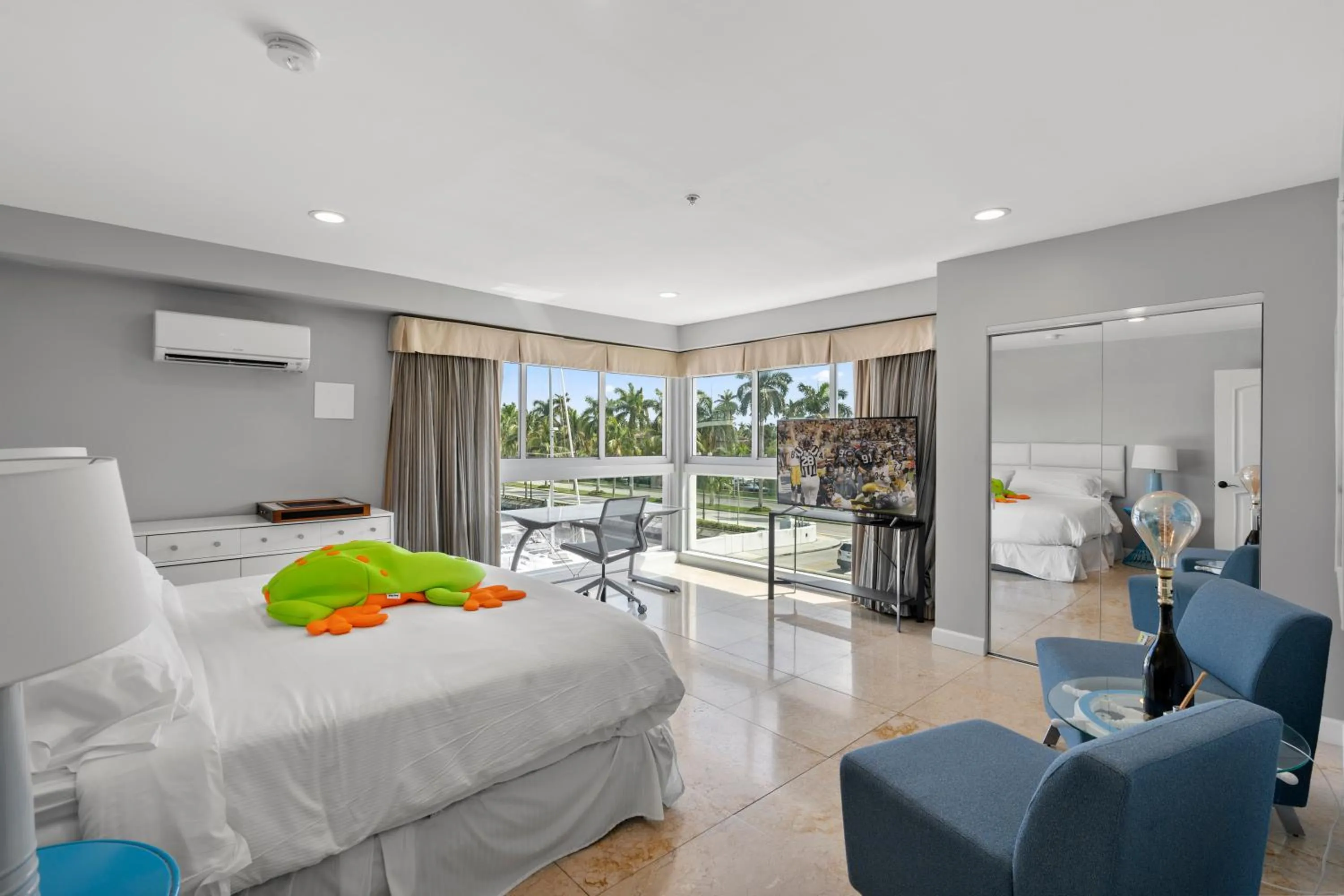 Bedroom, Bed in Isle of Venice Residence and Marina