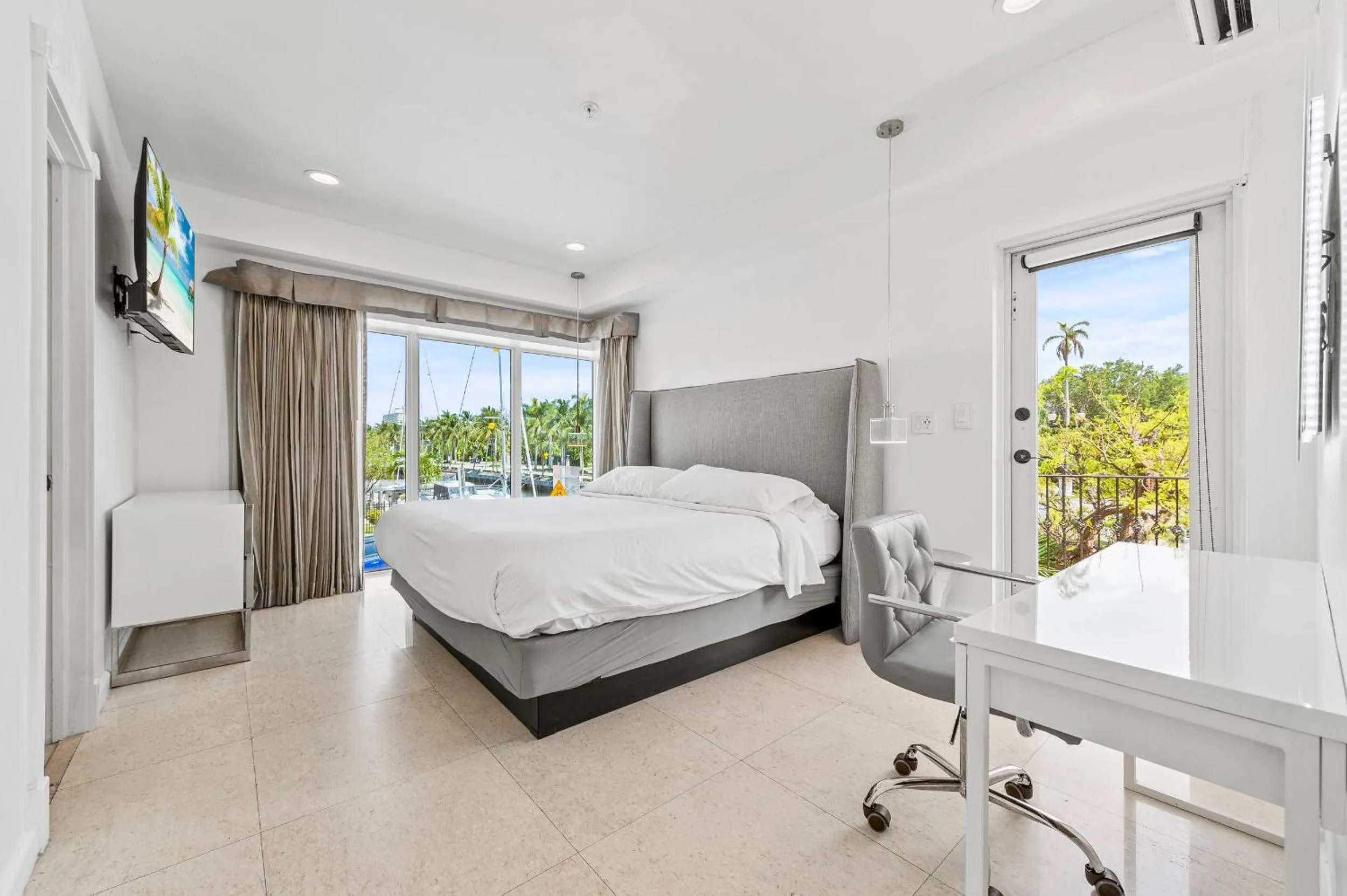 Bedroom, Bed in Isle of Venice Residence and Marina