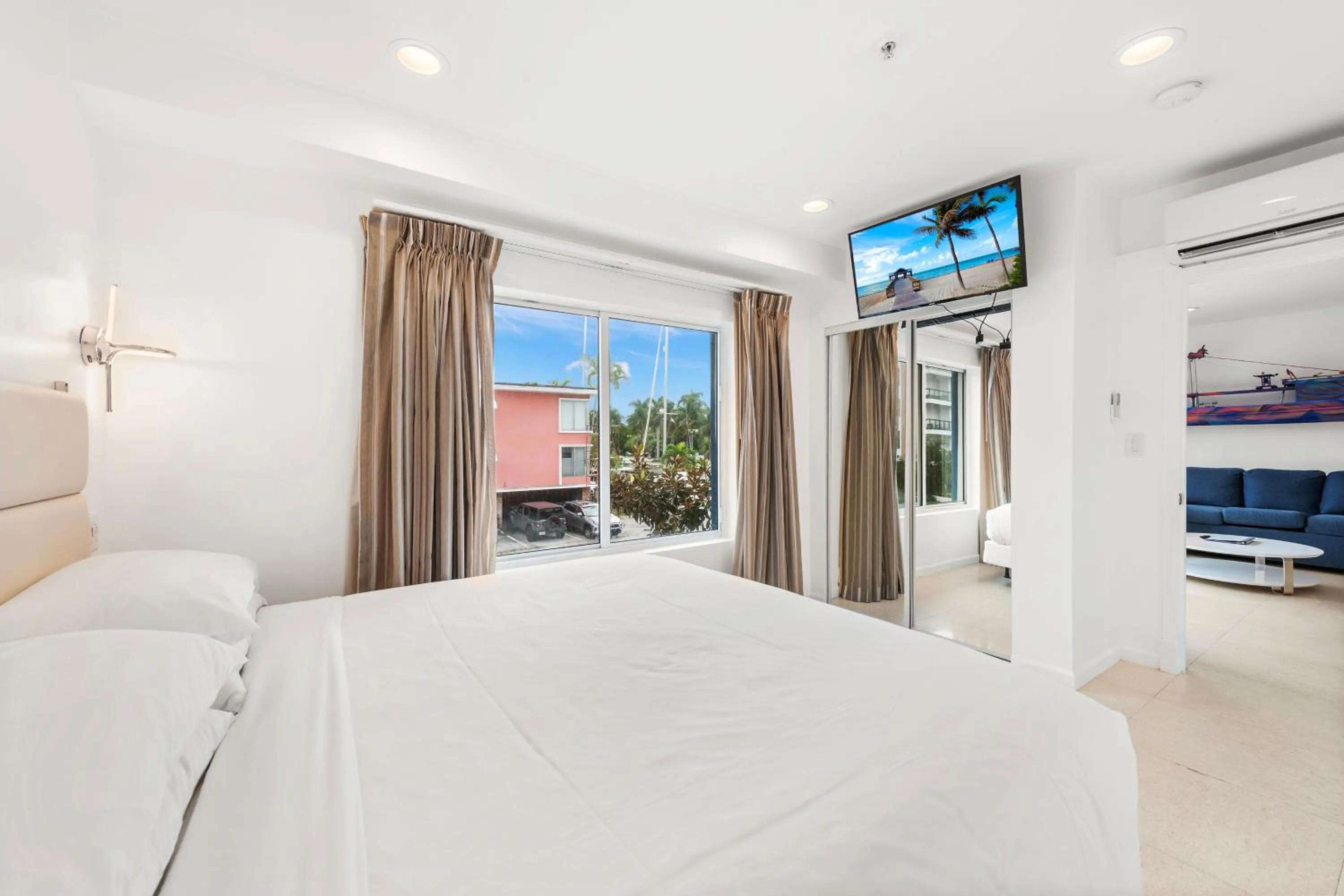Bedroom, Bed in Isle of Venice Residence and Marina