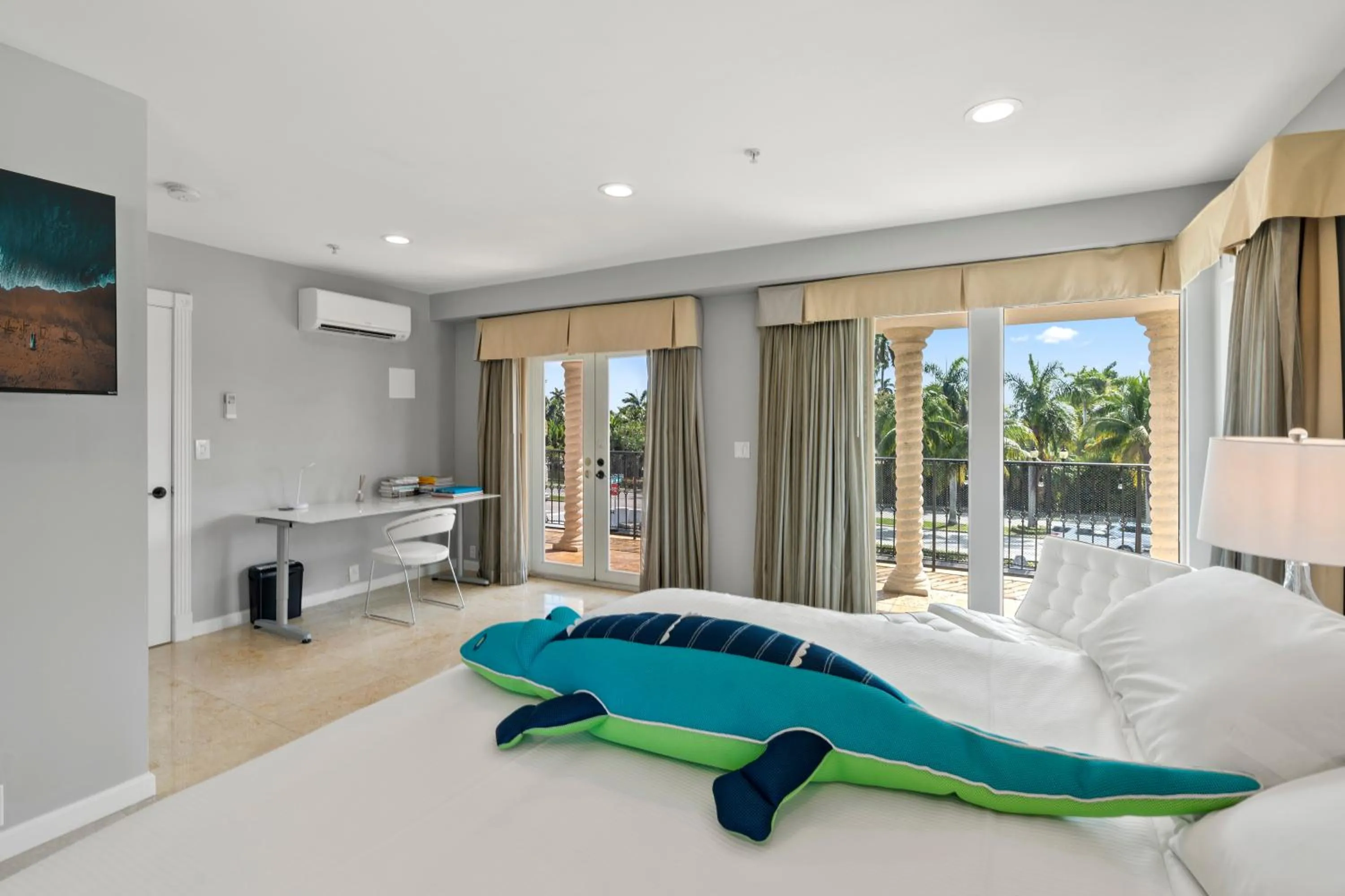 Bedroom, Bed in Isle of Venice Residence and Marina