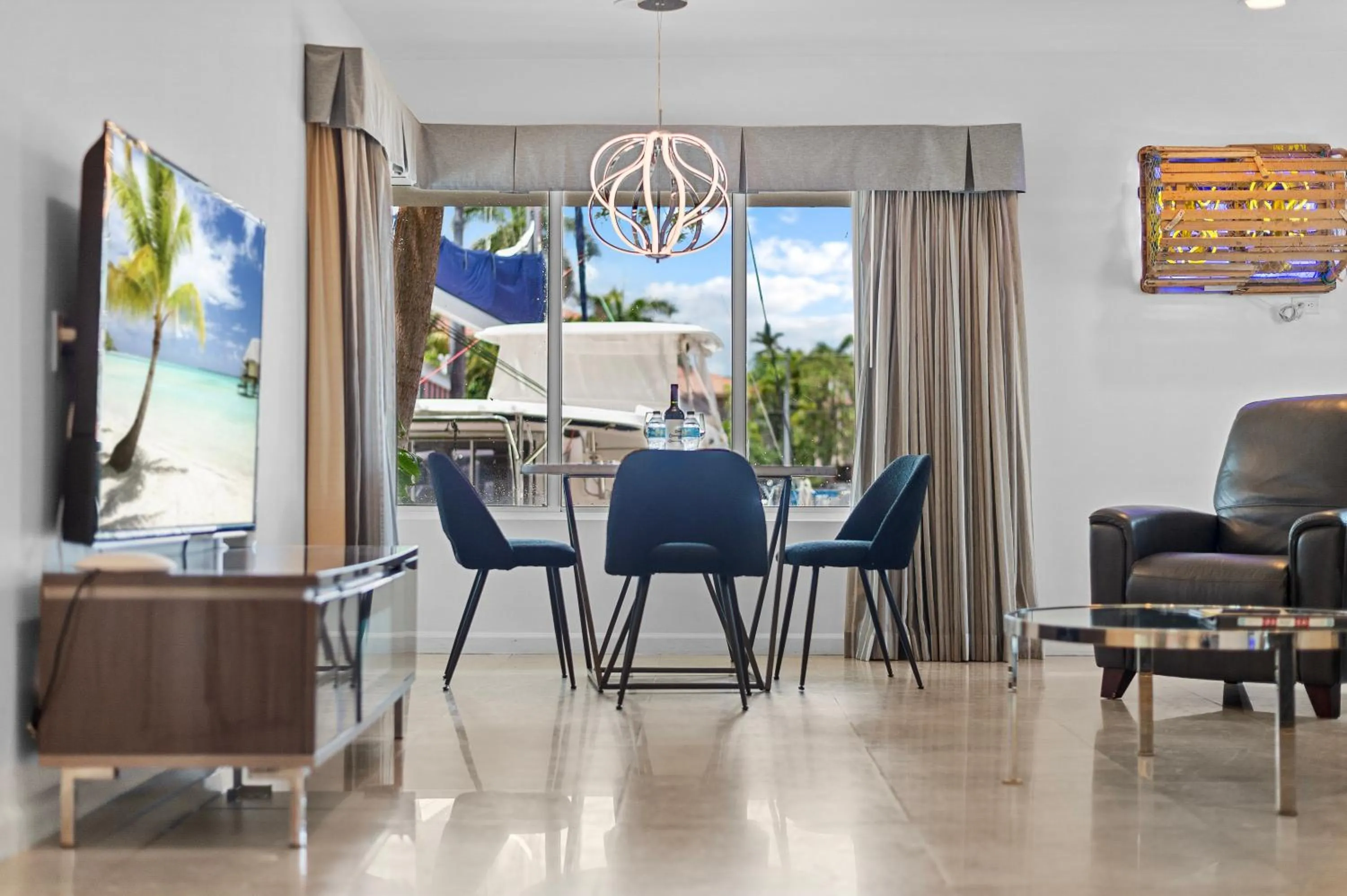 Seating area in Isle of Venice Residence and Marina