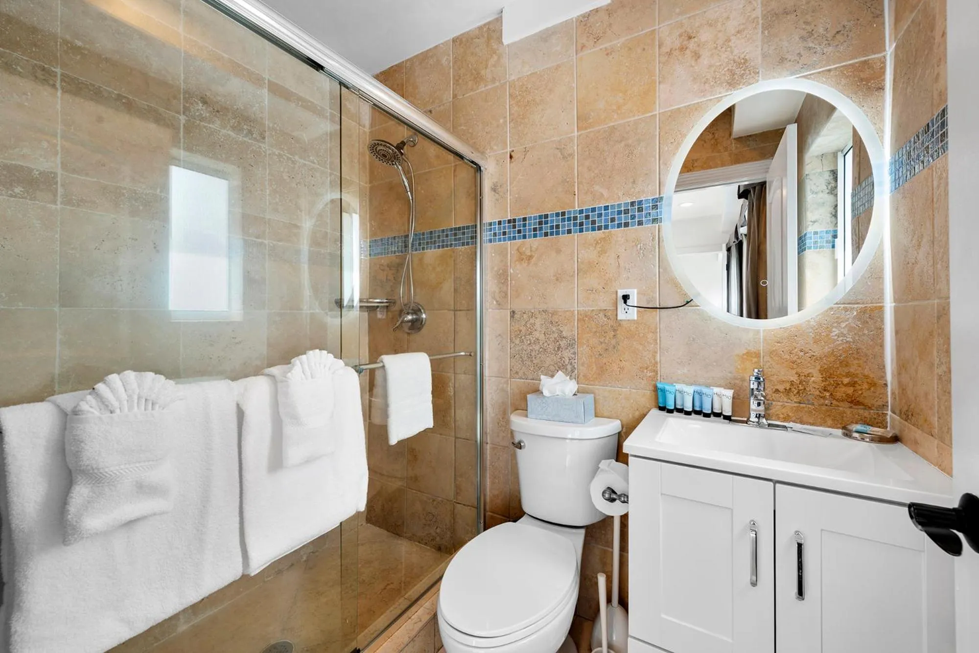 Bathroom in Isle of Venice Residence and Marina