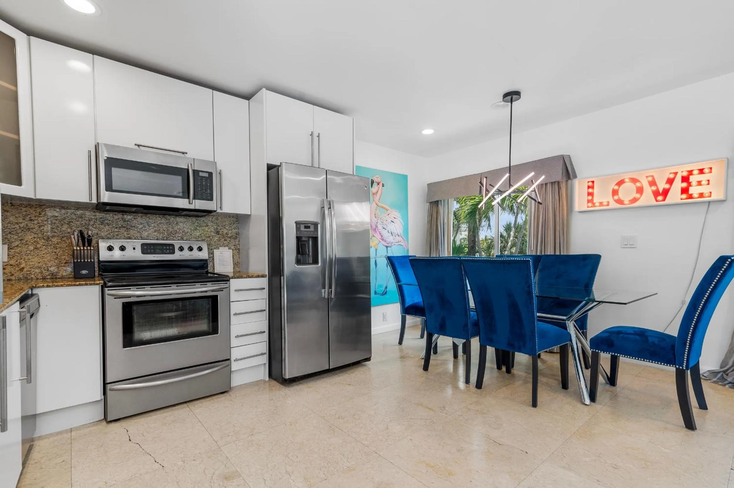 Kitchen or kitchenette in Isle of Venice Residence and Marina