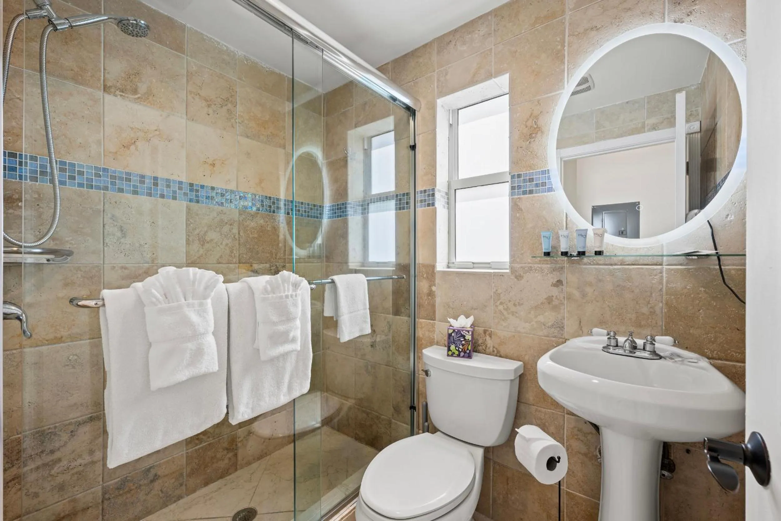 Bathroom in Isle of Venice Residence and Marina