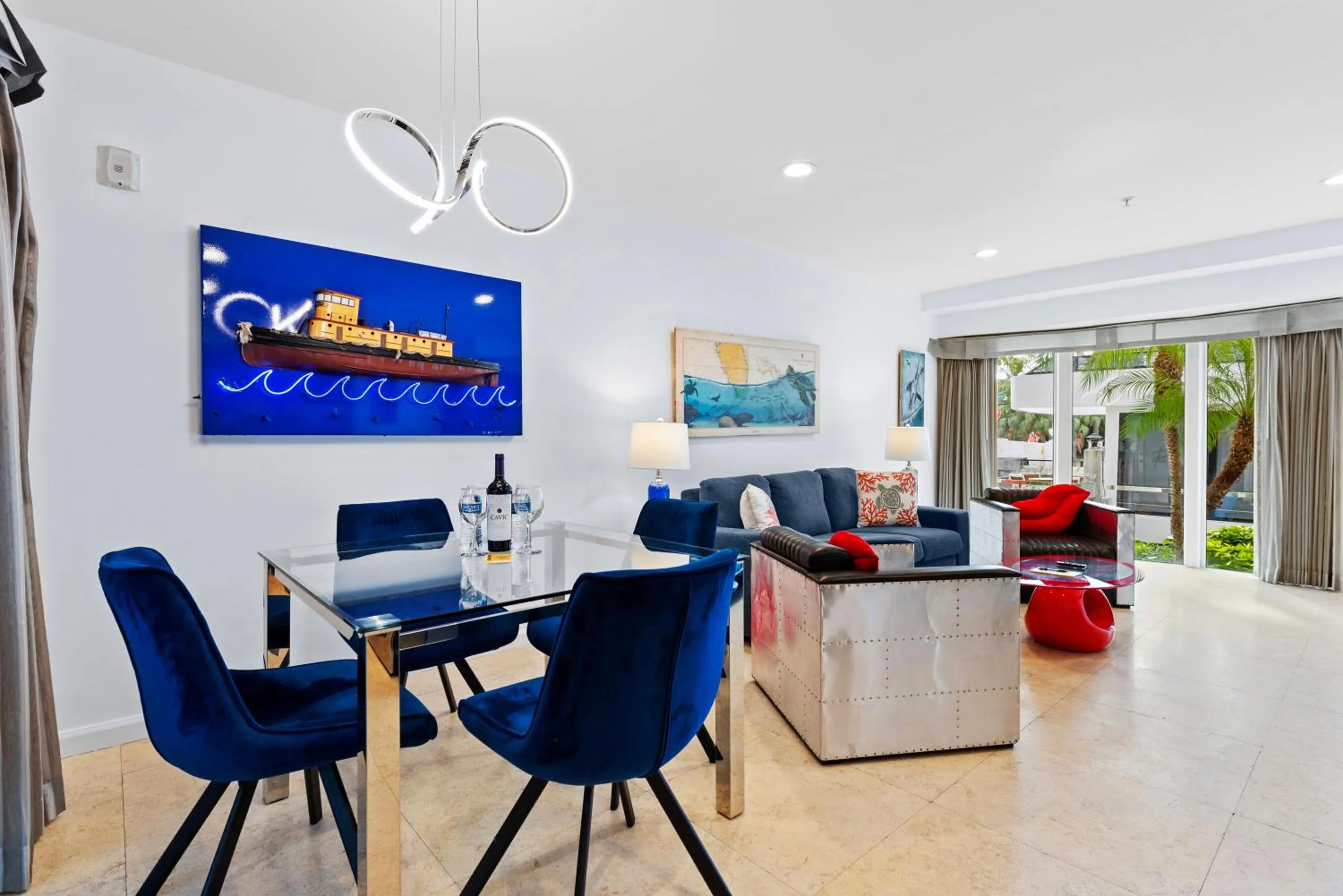 Dining area in Isle of Venice Residence and Marina