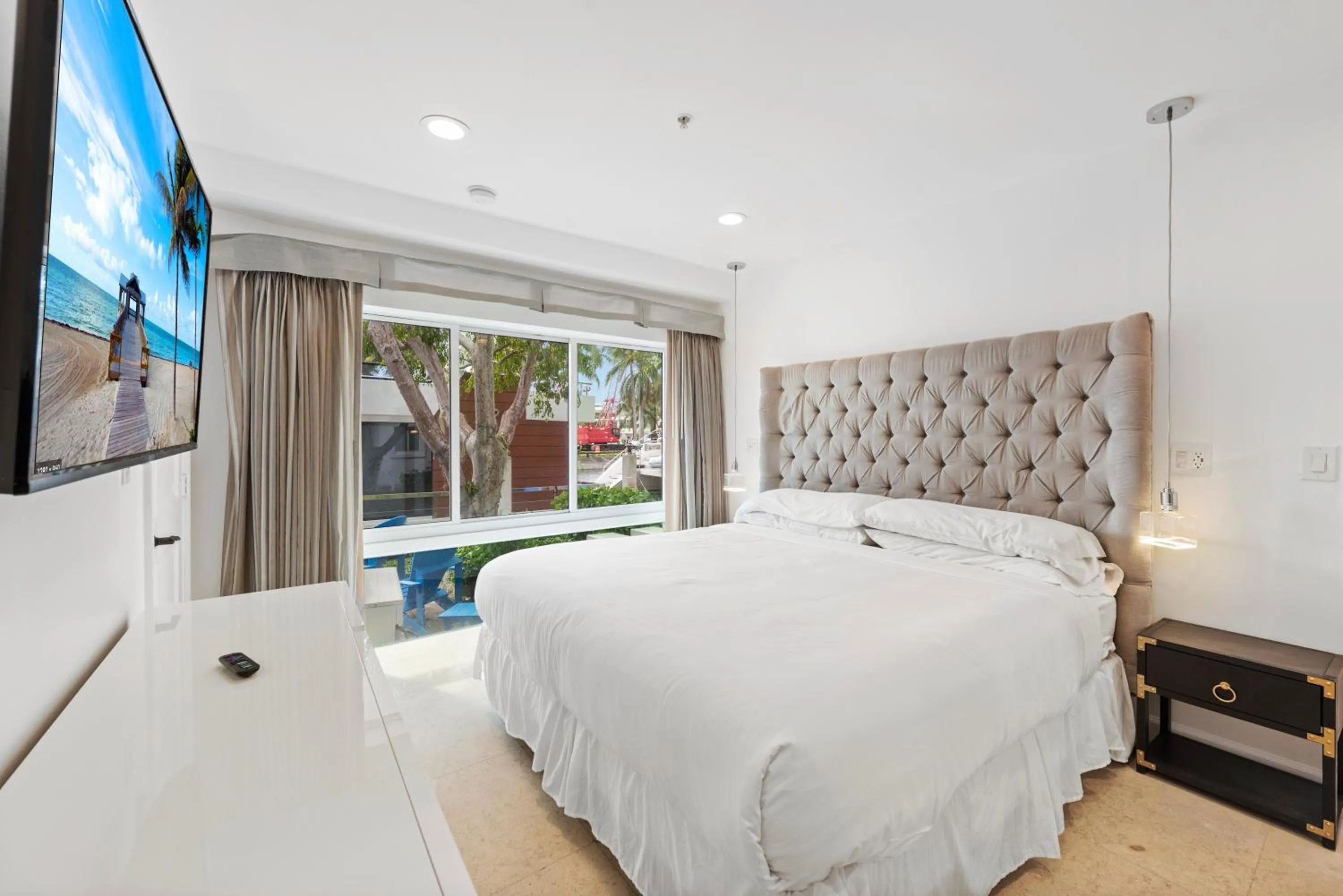 Bedroom, Bed in Isle of Venice Residence and Marina