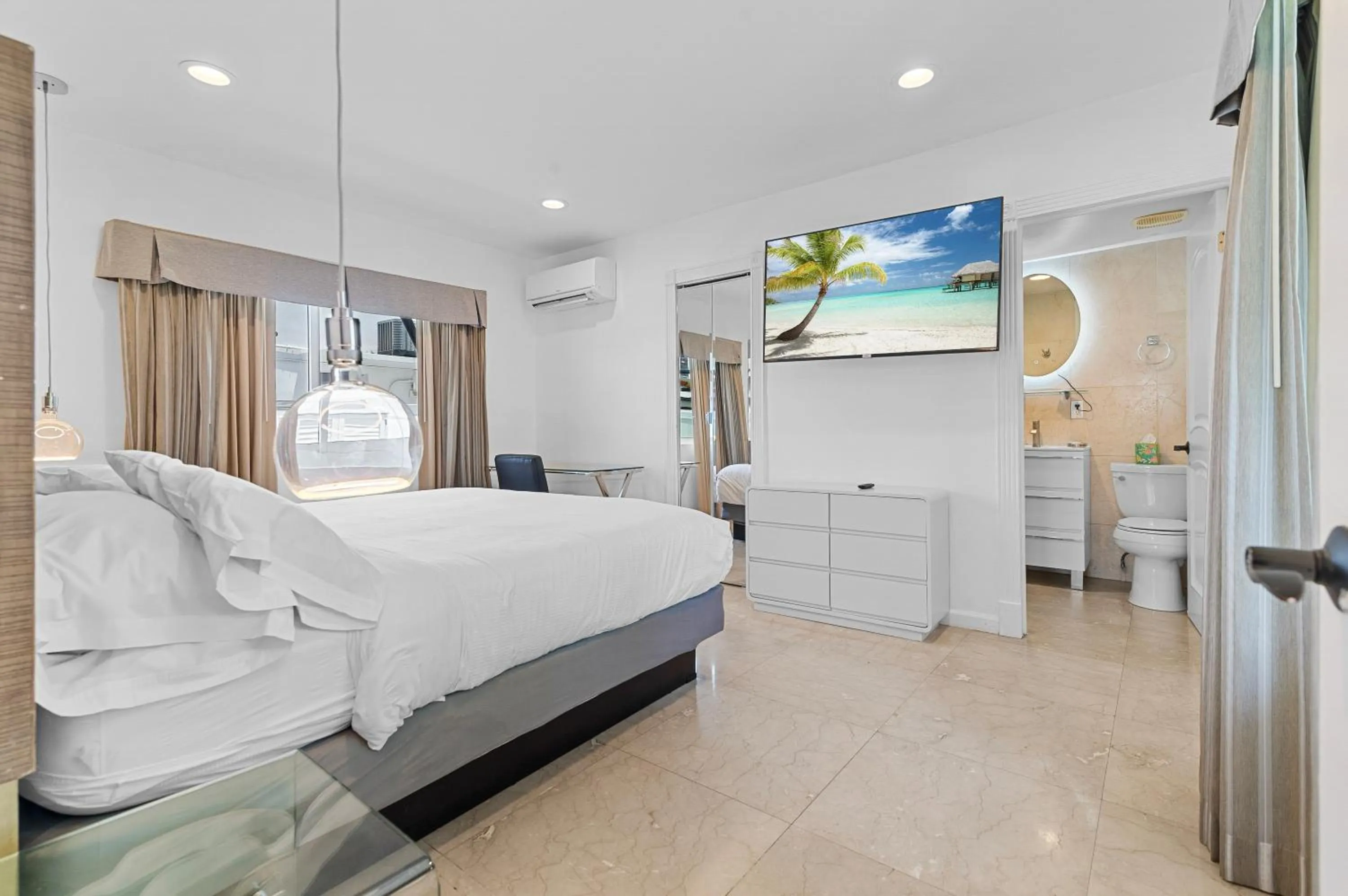 Bedroom, Bed in Isle of Venice Residence and Marina