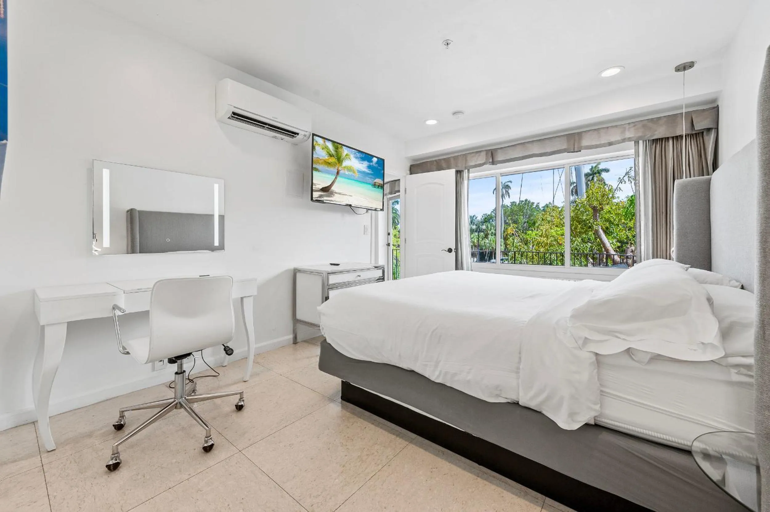 Bedroom, Bed in Isle of Venice Residence and Marina