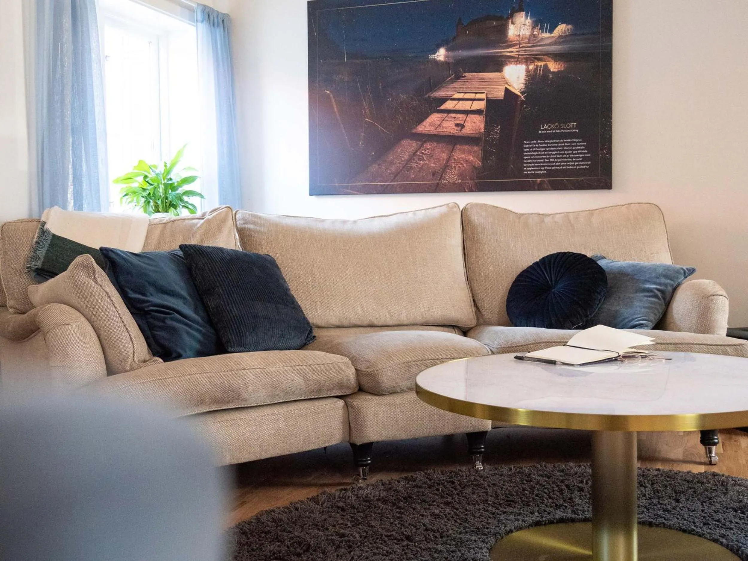 Living room in Pomona Living