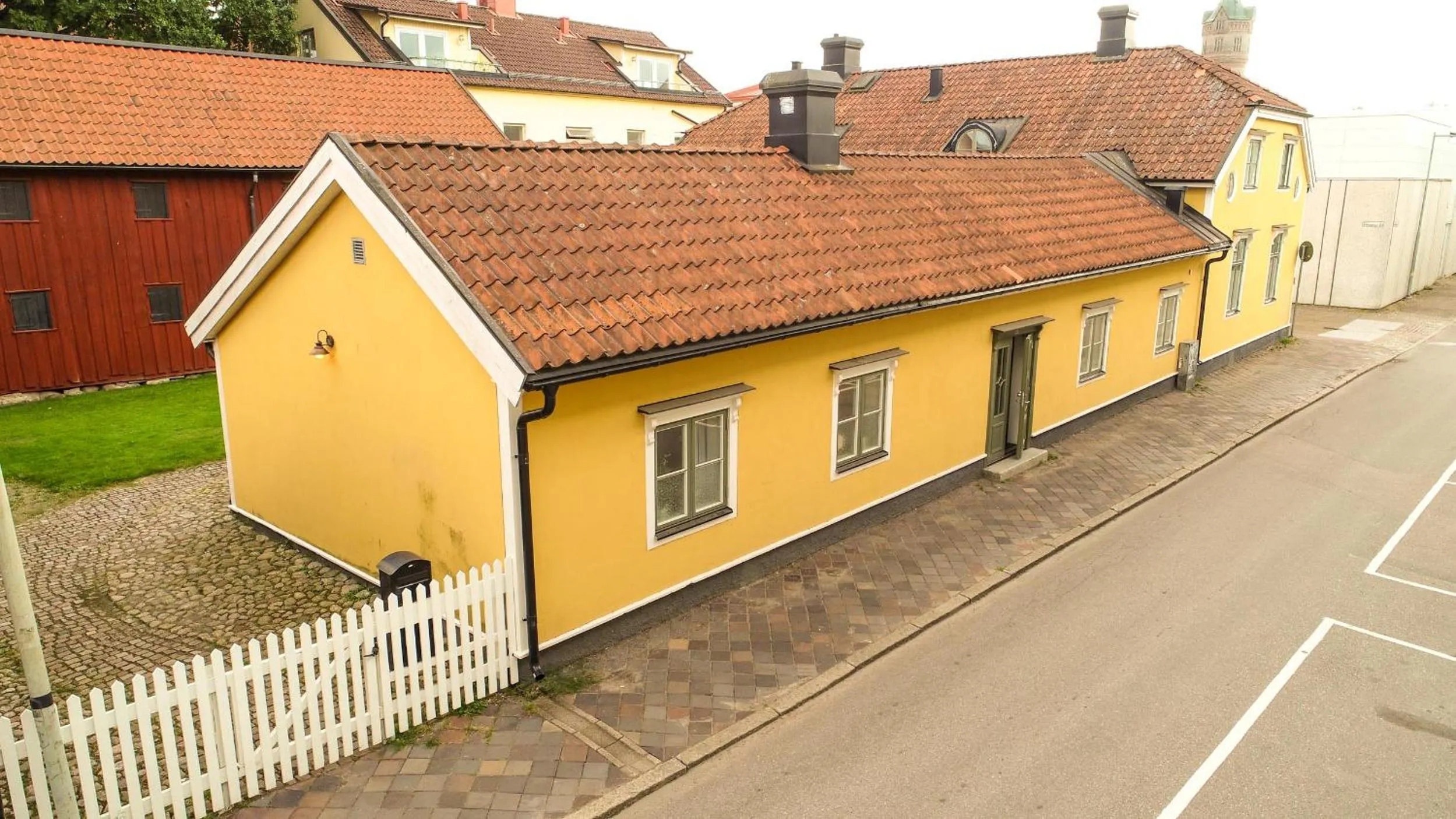 Facade/entrance in Pomona Living