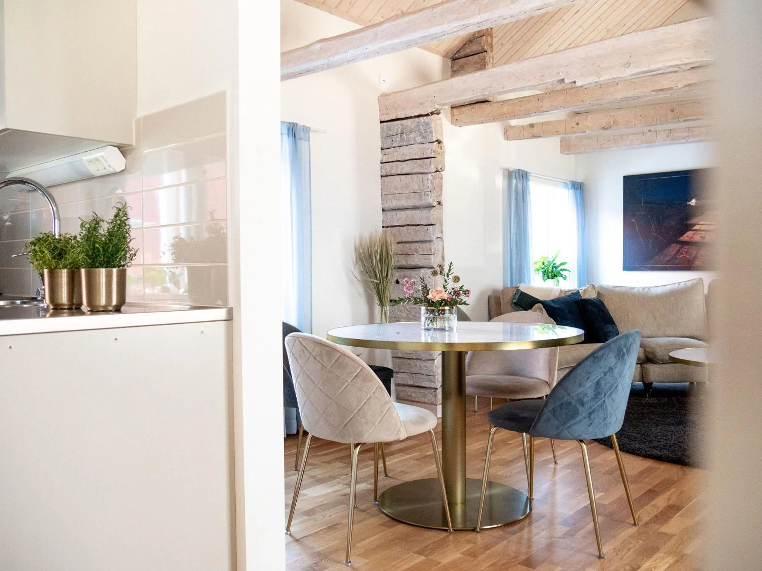 Dining area in Pomona Living