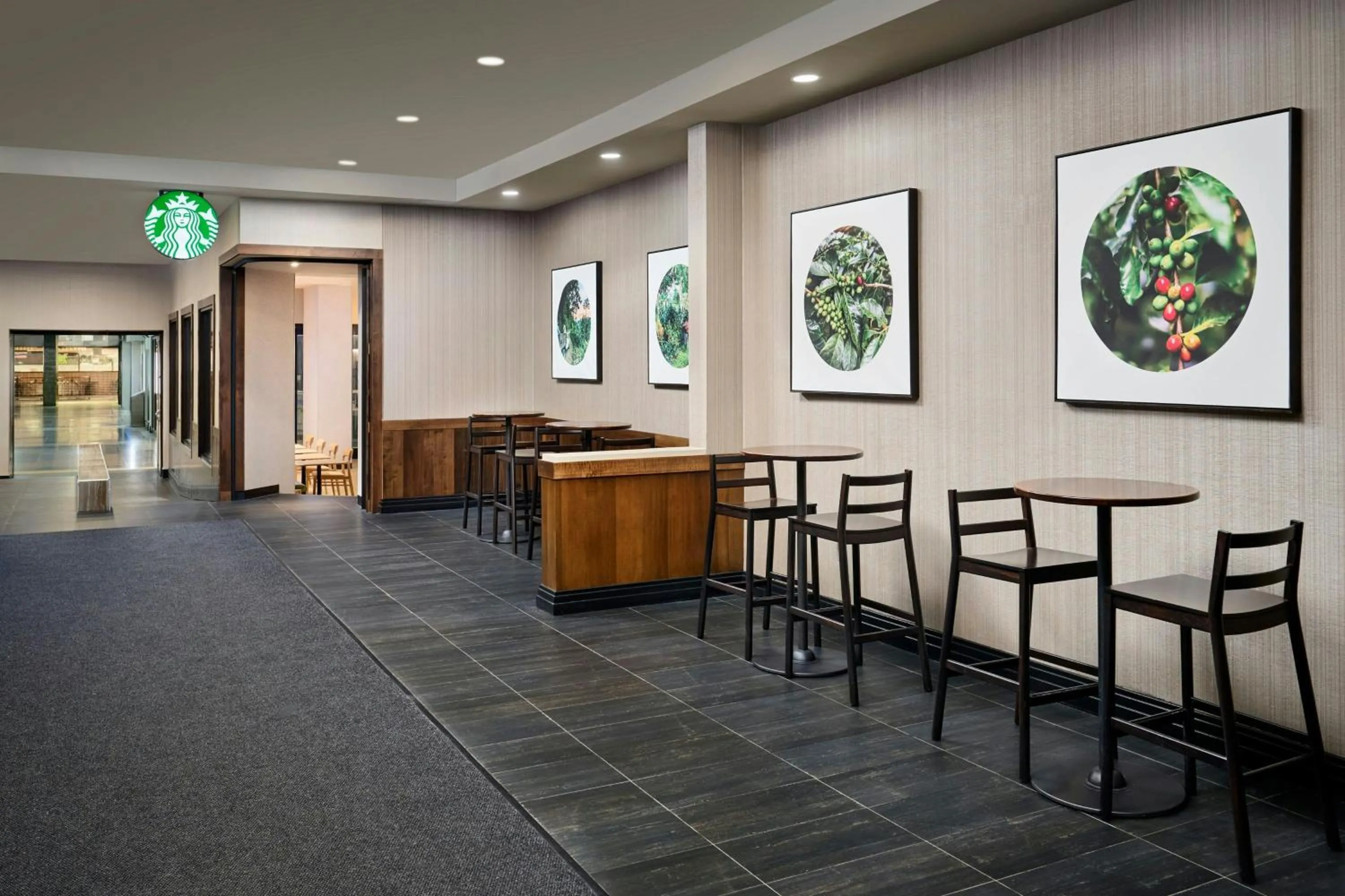 Restaurant/places to eat in Sheraton Hamilton Hotel