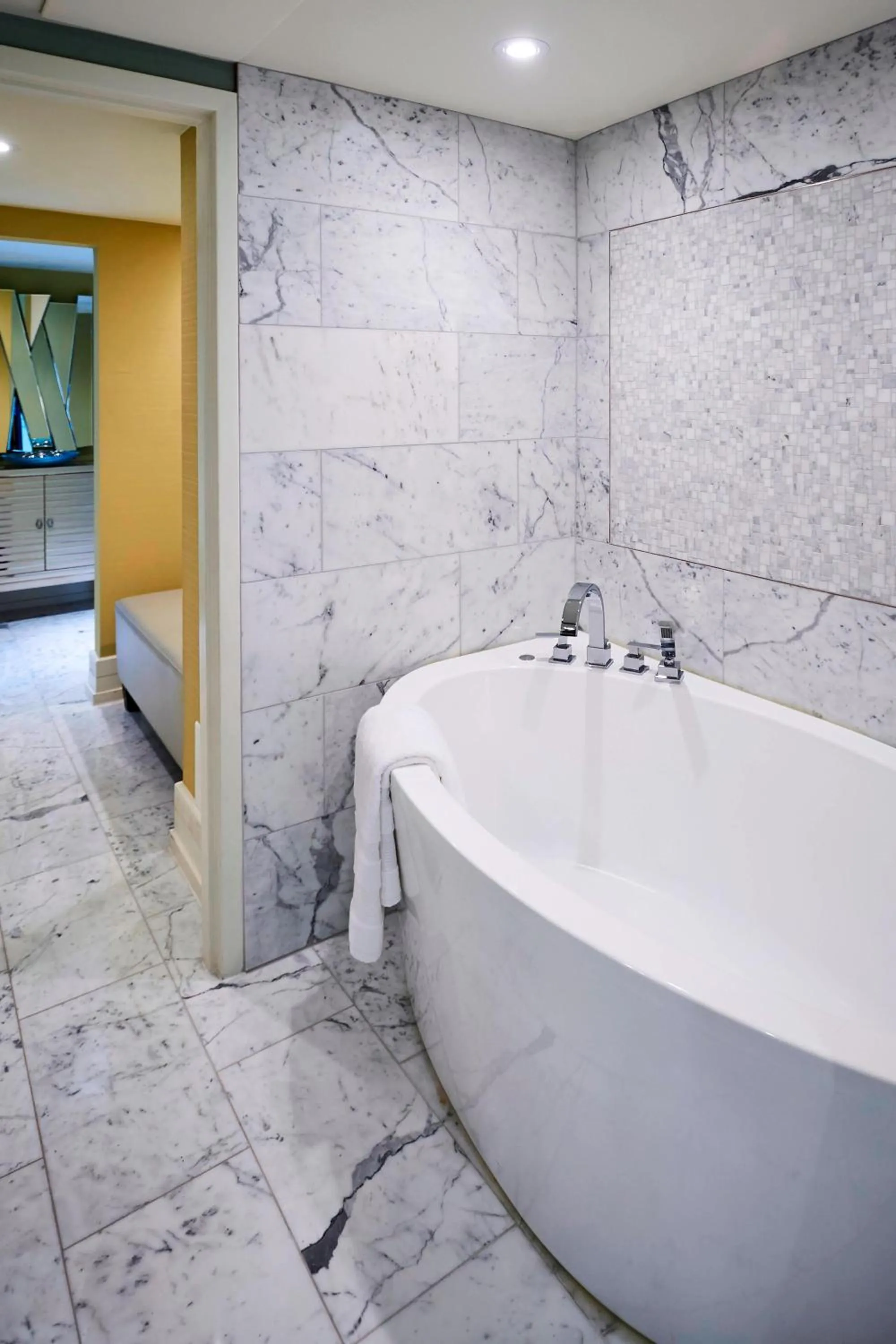 Bedroom in Sheraton Hamilton Hotel