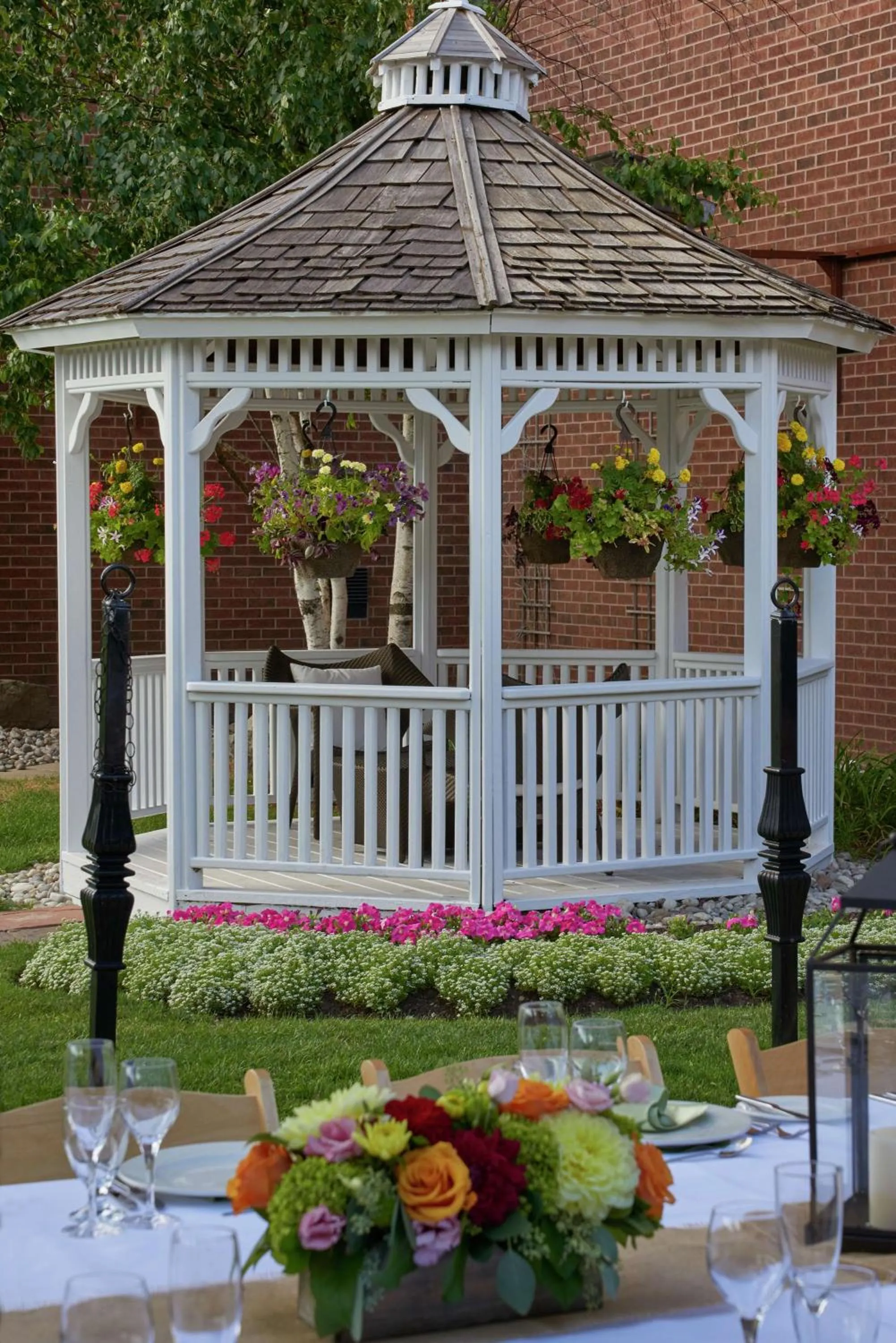 Inner courtyard view in Hilton Mississauga/Meadowvale