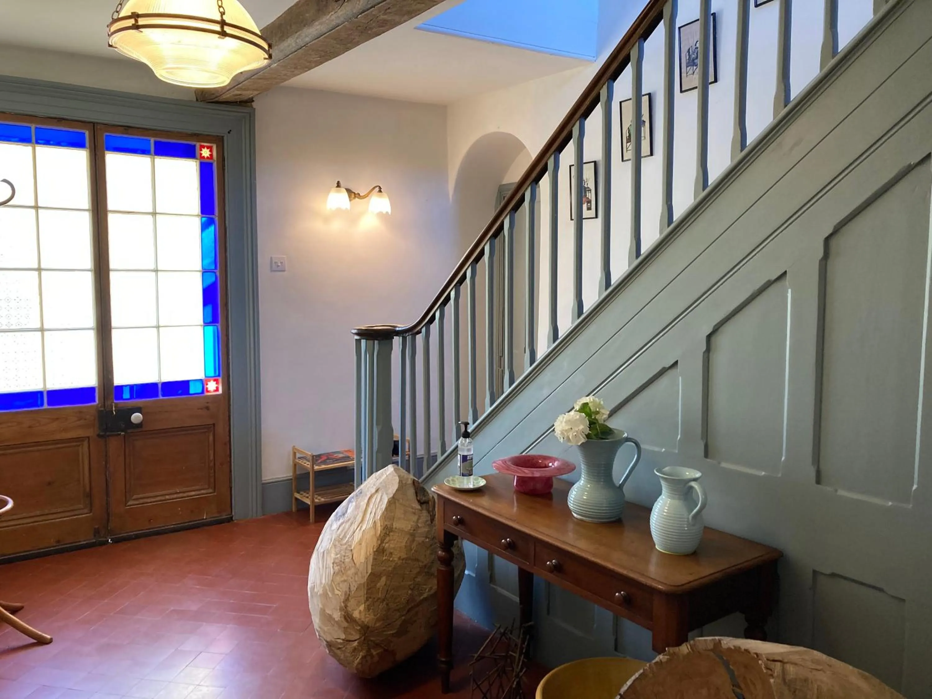 Lobby or reception in Frizenham Farmhouse