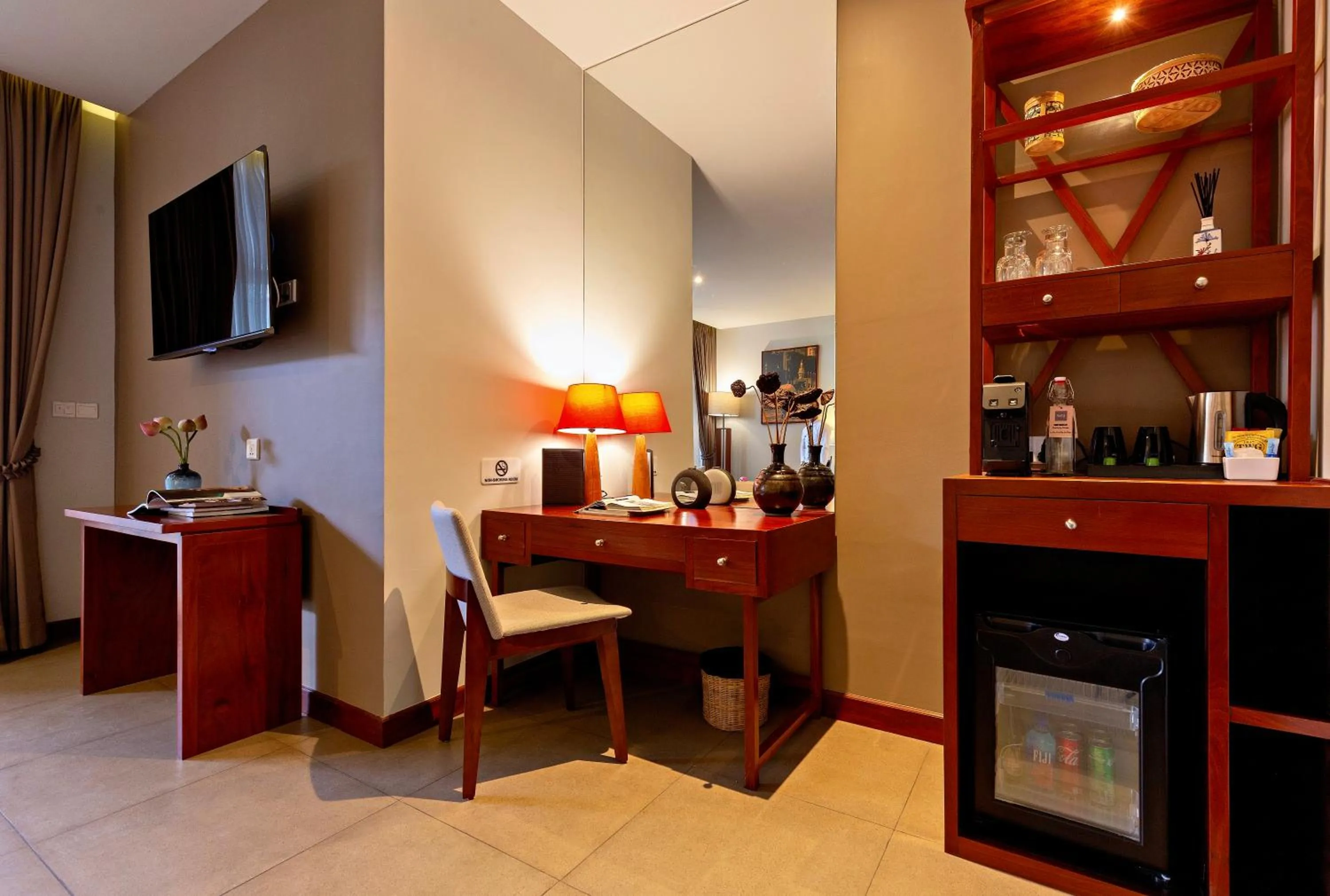 Communal lounge/ TV room in Indra Hotel