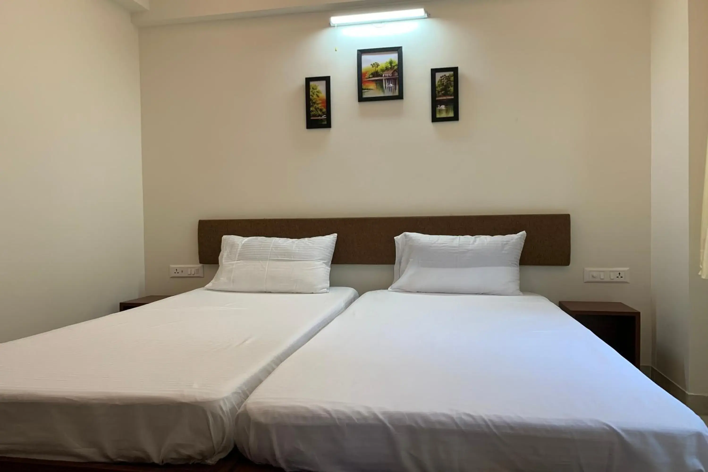 Standard Twin Room - single occupancy in Vennela Hotel Apartments Standard Twin Room - single occupancy in Vennela Hotel Apartments
