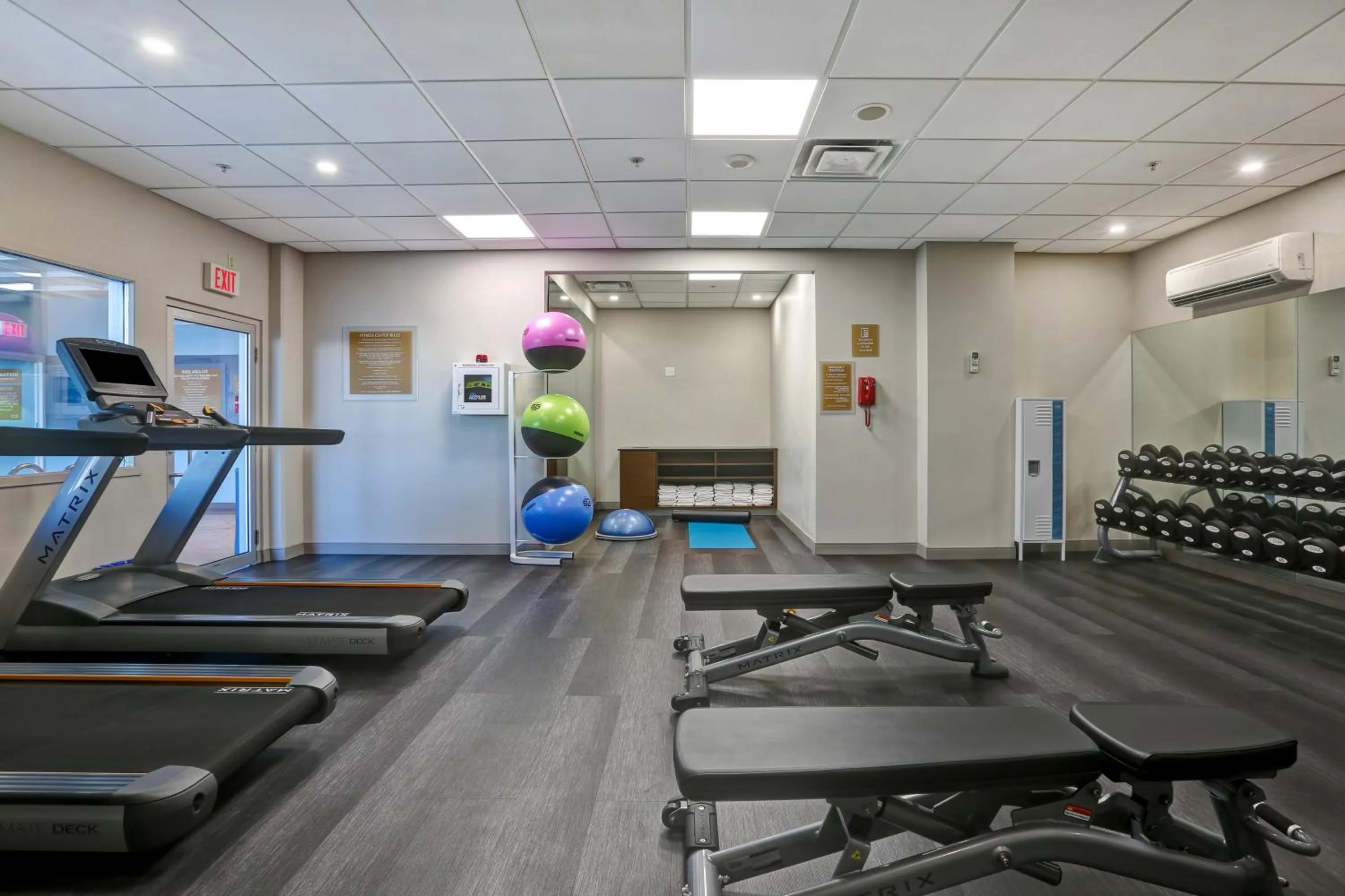 Fitness centre/facilities in Four Points by Sheraton Toronto Mississauga