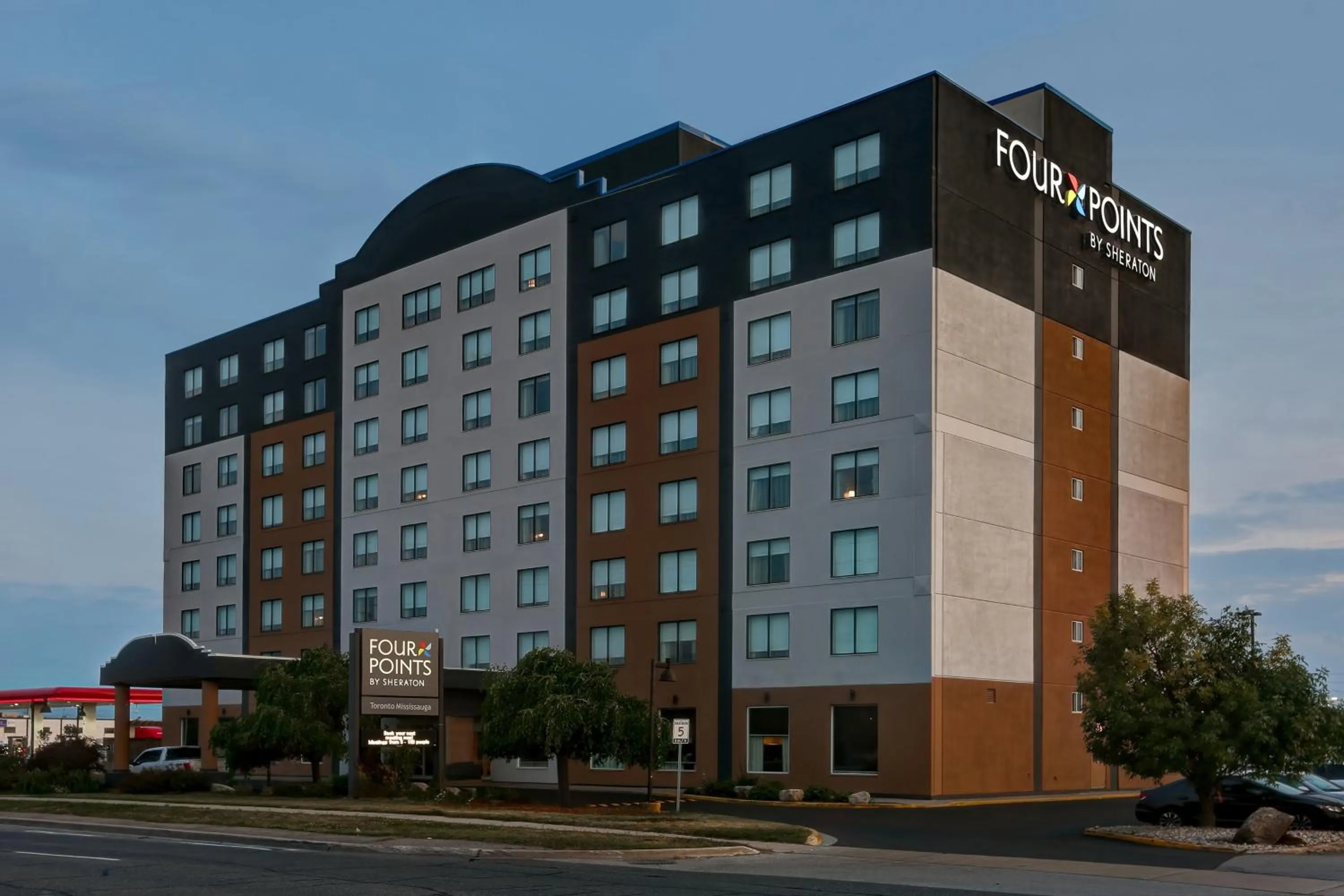 Property building in Four Points by Sheraton Toronto Mississauga