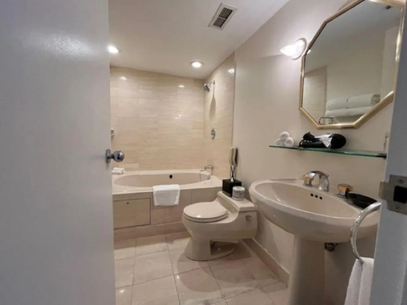 Toilet in Cambridge Suites Toronto