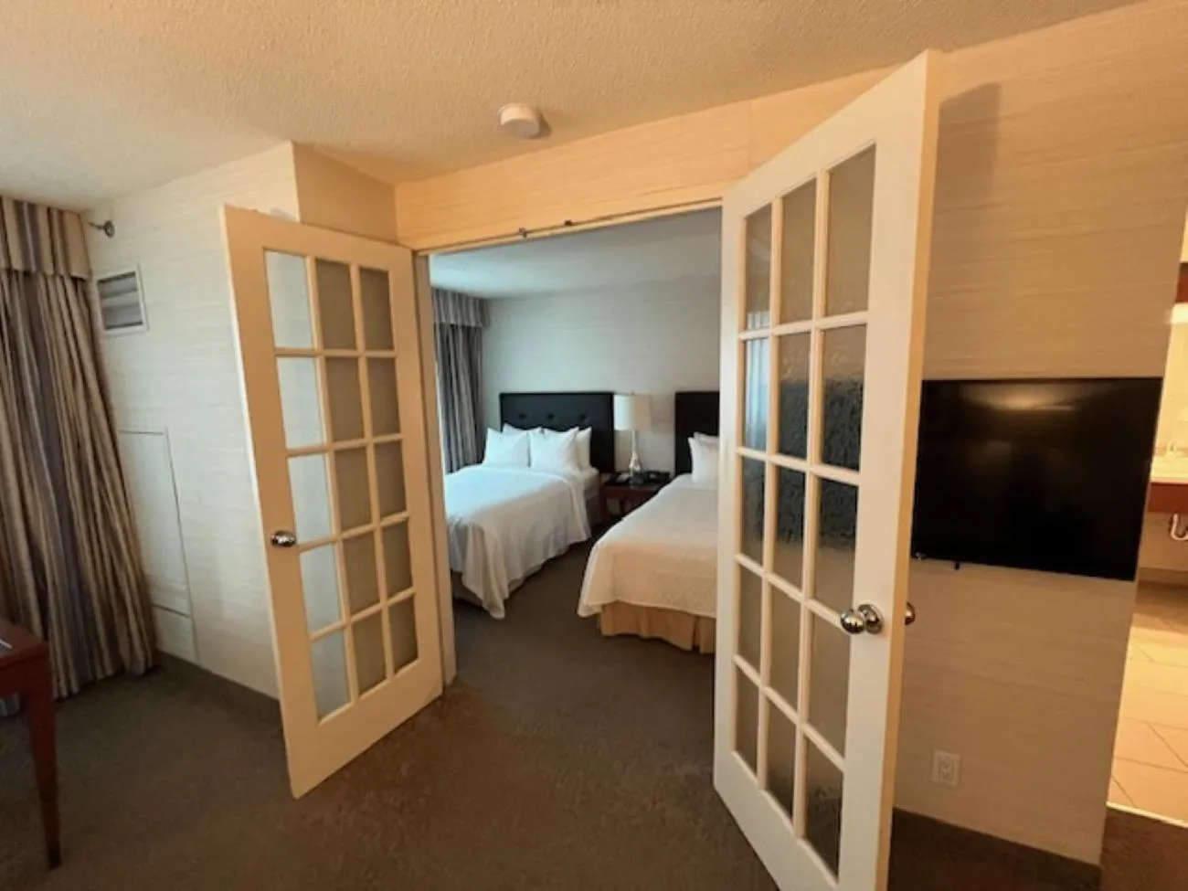 Bed in Cambridge Suites Toronto