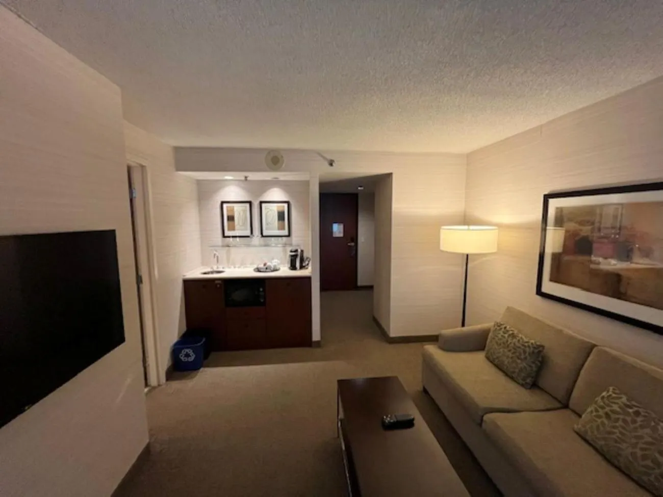 TV and multimedia in Cambridge Suites Toronto