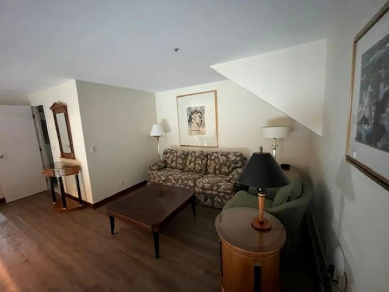 Living room in Cambridge Suites Toronto