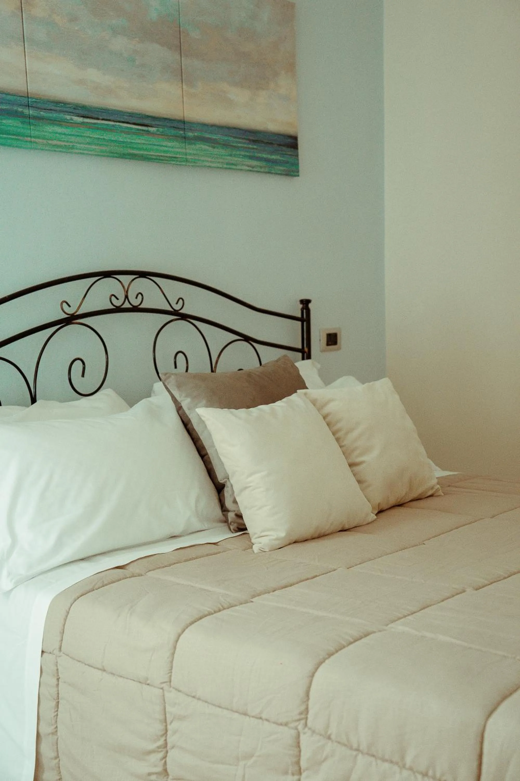 Bed in Villa Enza B&B