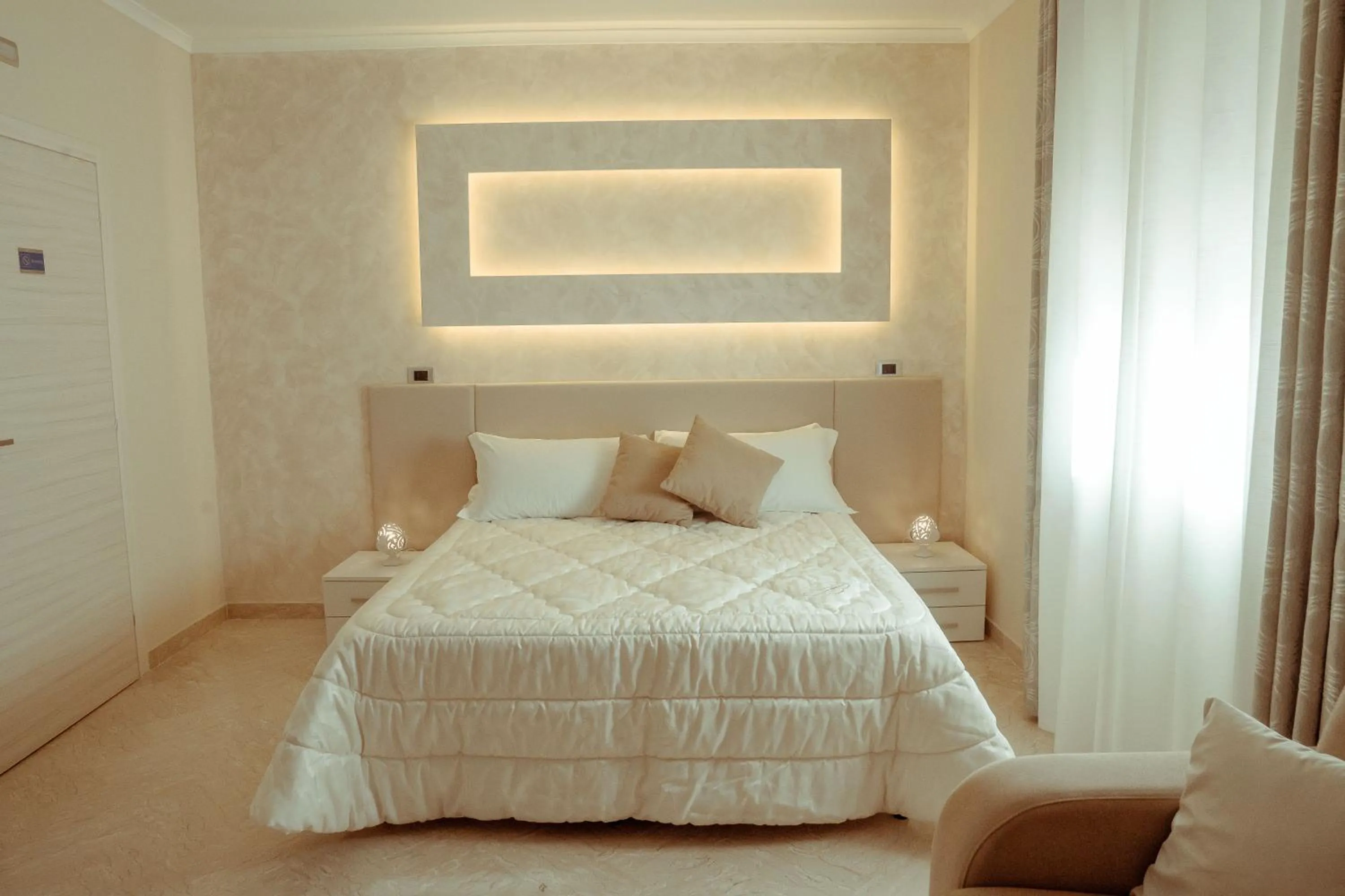 Bed in Villa Enza B&B