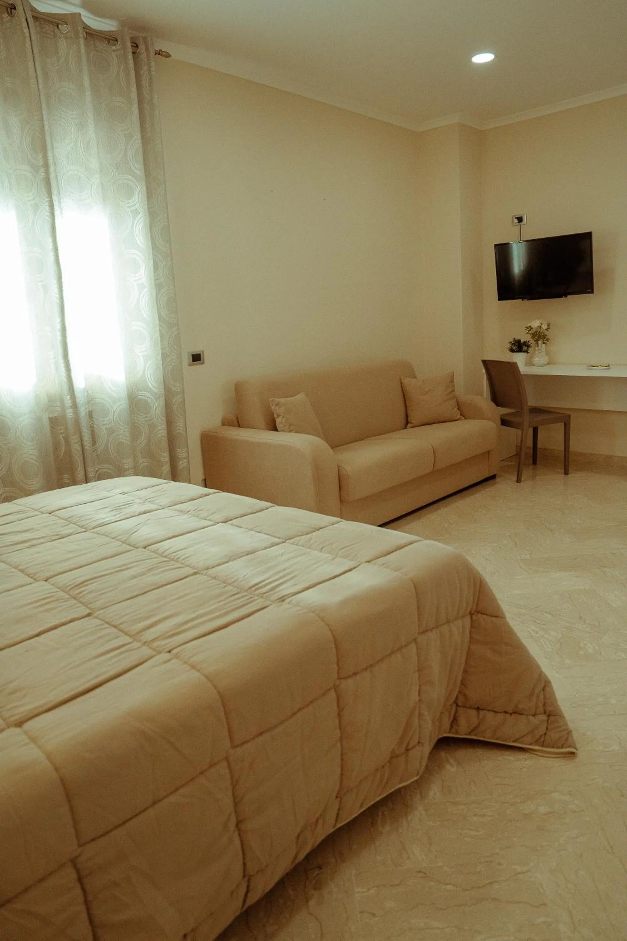 Bed in Villa Enza B&B