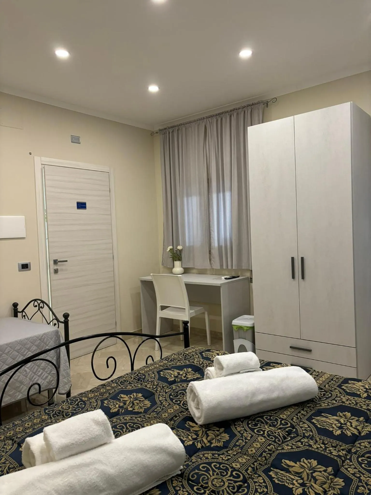 wardrobe in Villa Enza B&B