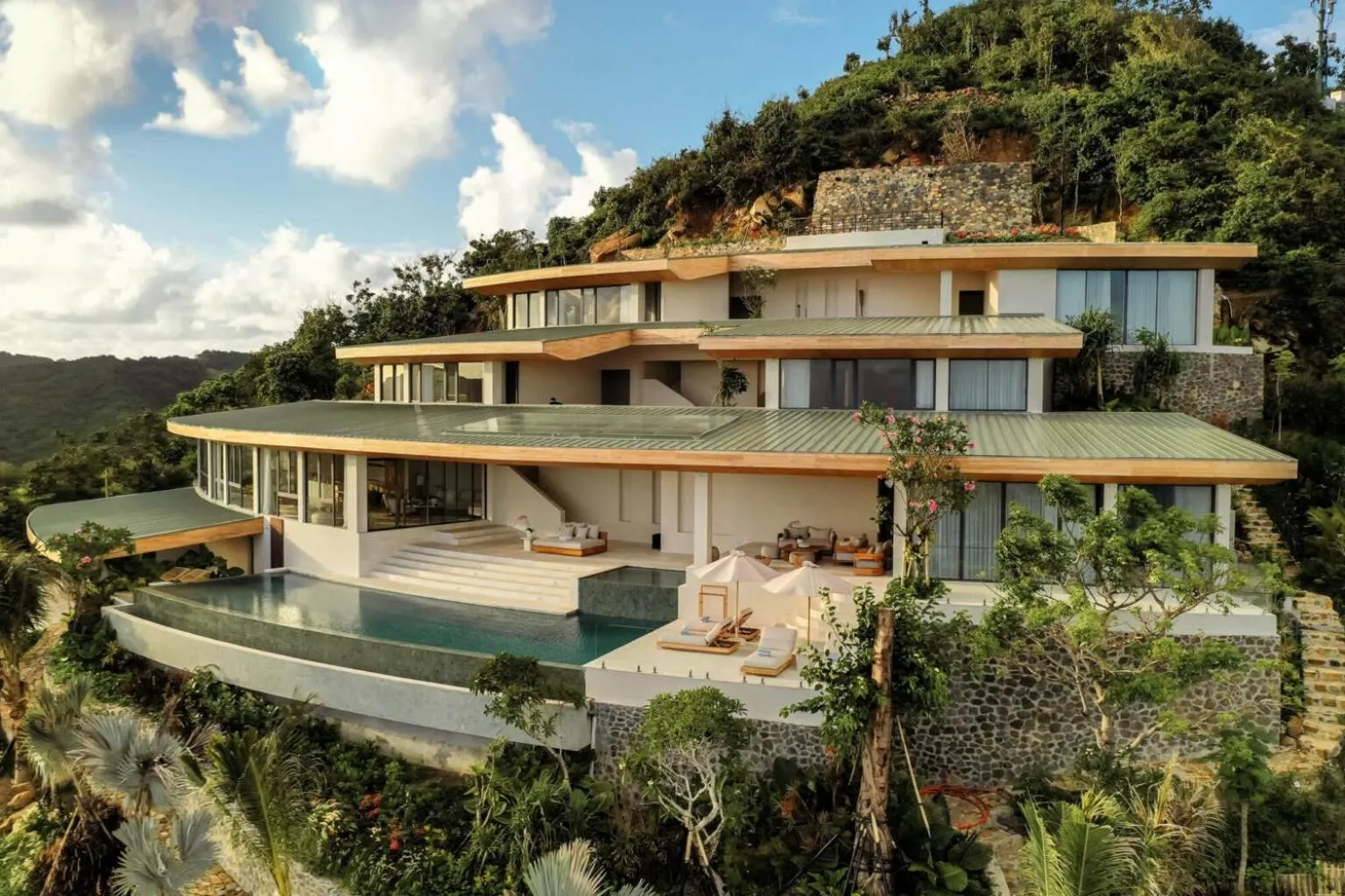 Property building in Tampah Hills