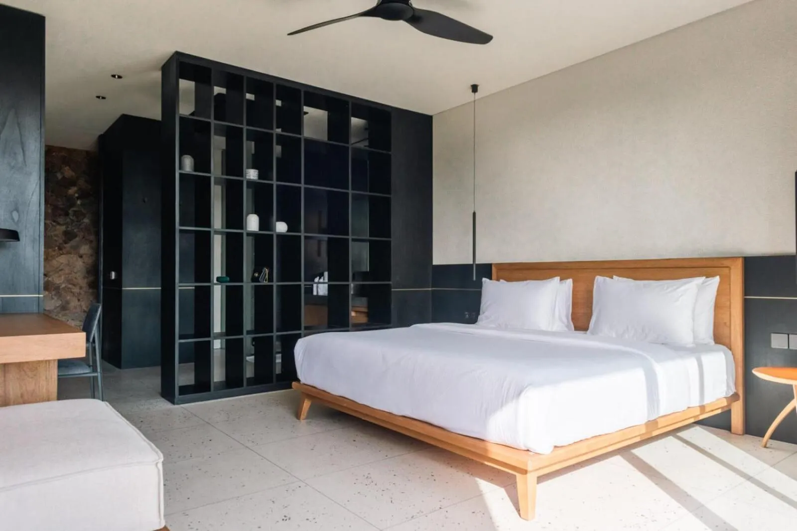 Bedroom, Bed in Tampah Hills