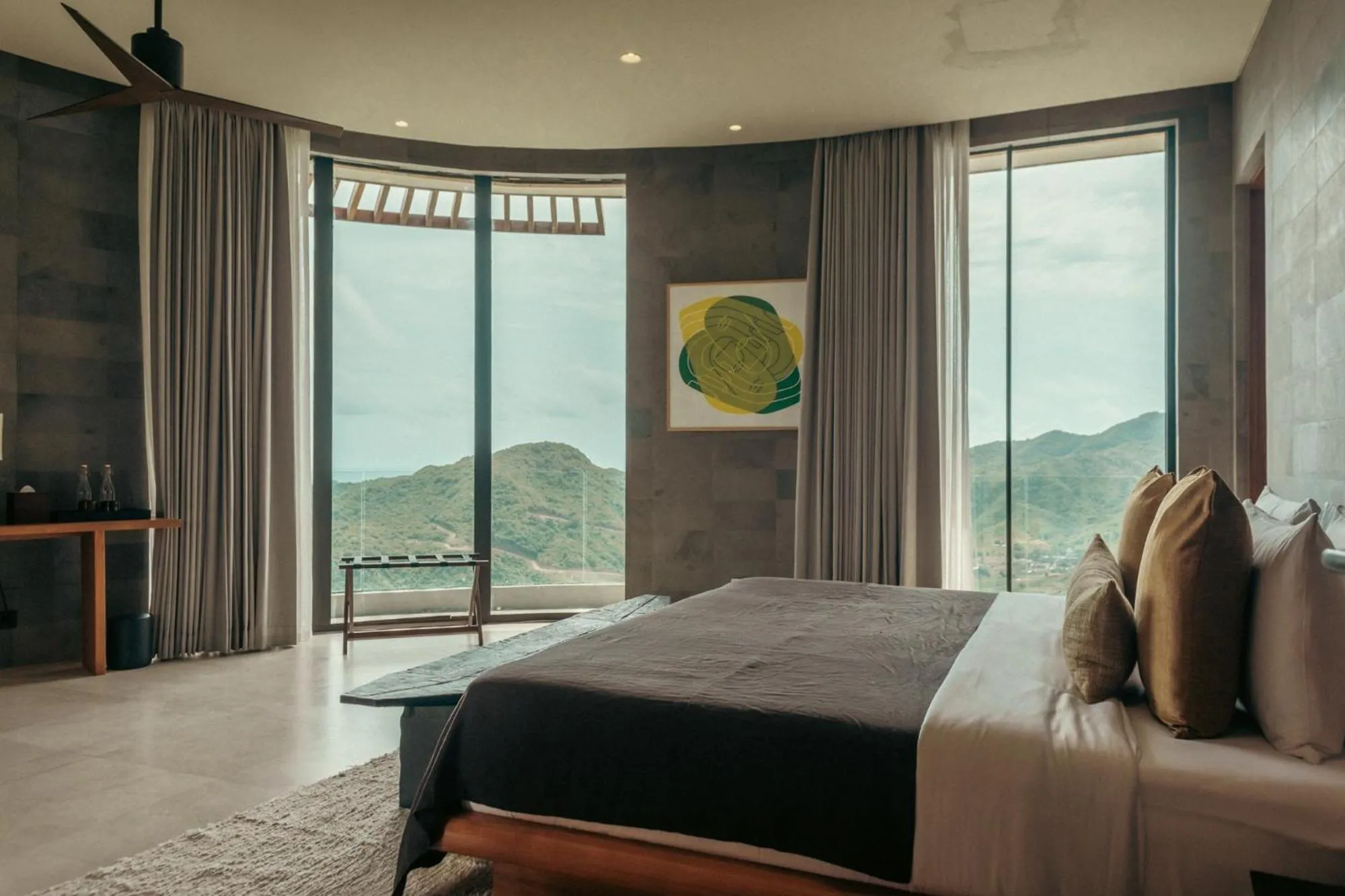 Bedroom, Bed in Tampah Hills