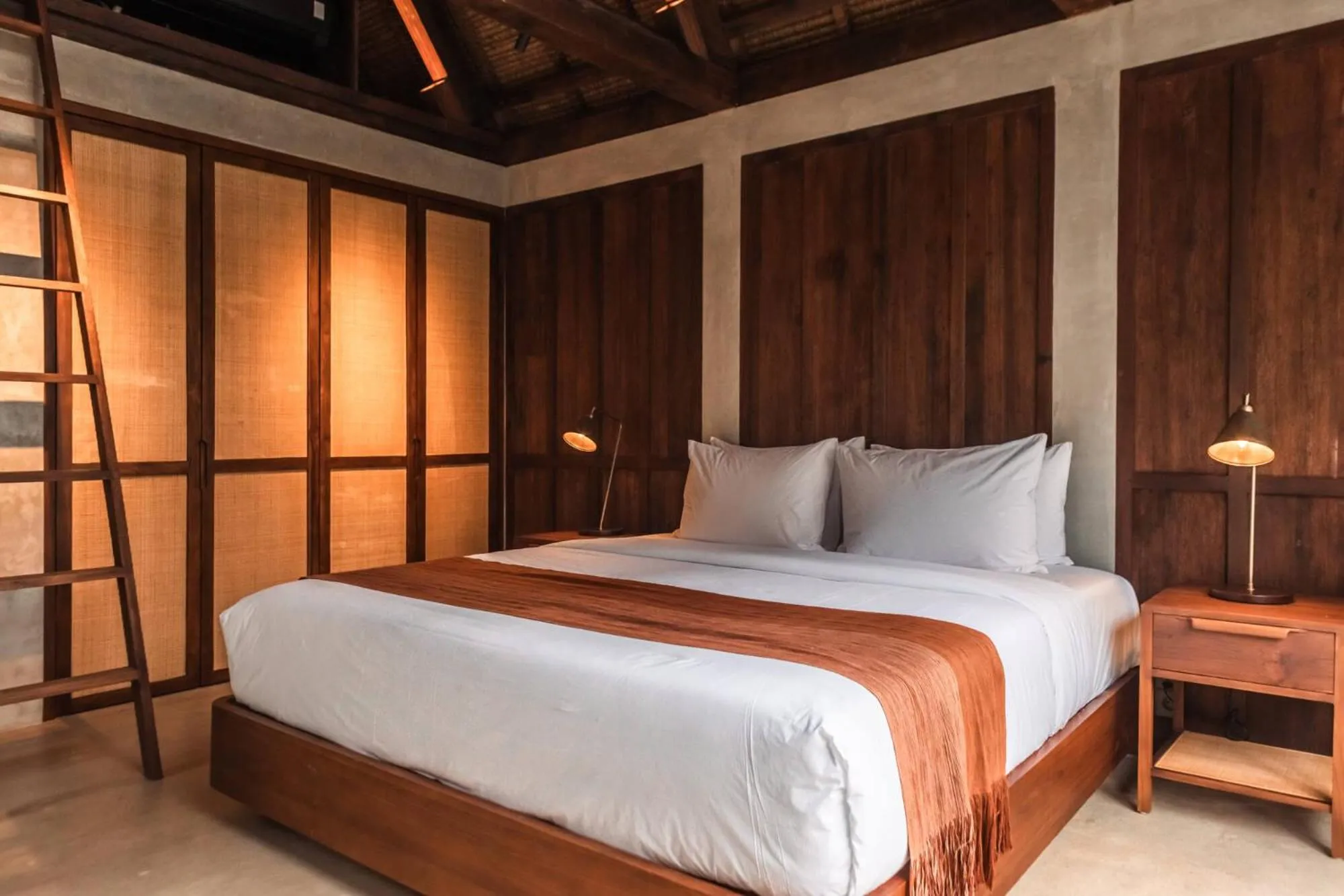 Bedroom, Bed in Tampah Hills